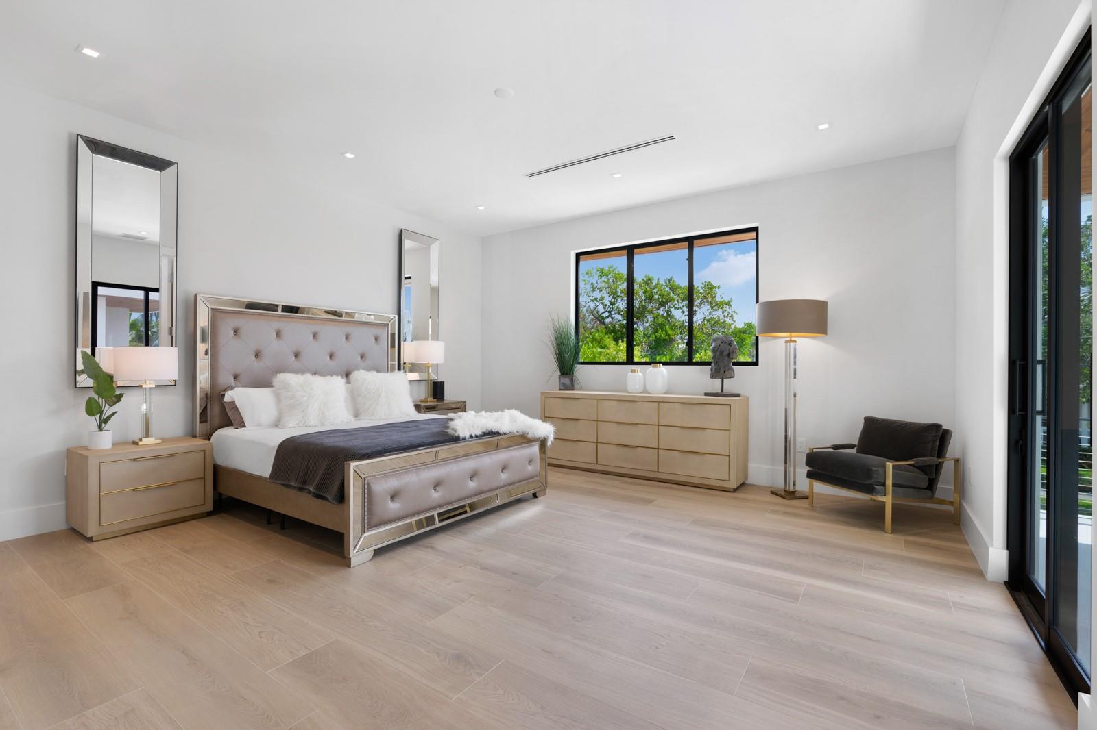 1957 Harbourview Drive, Fort Lauderdale, FL 33316