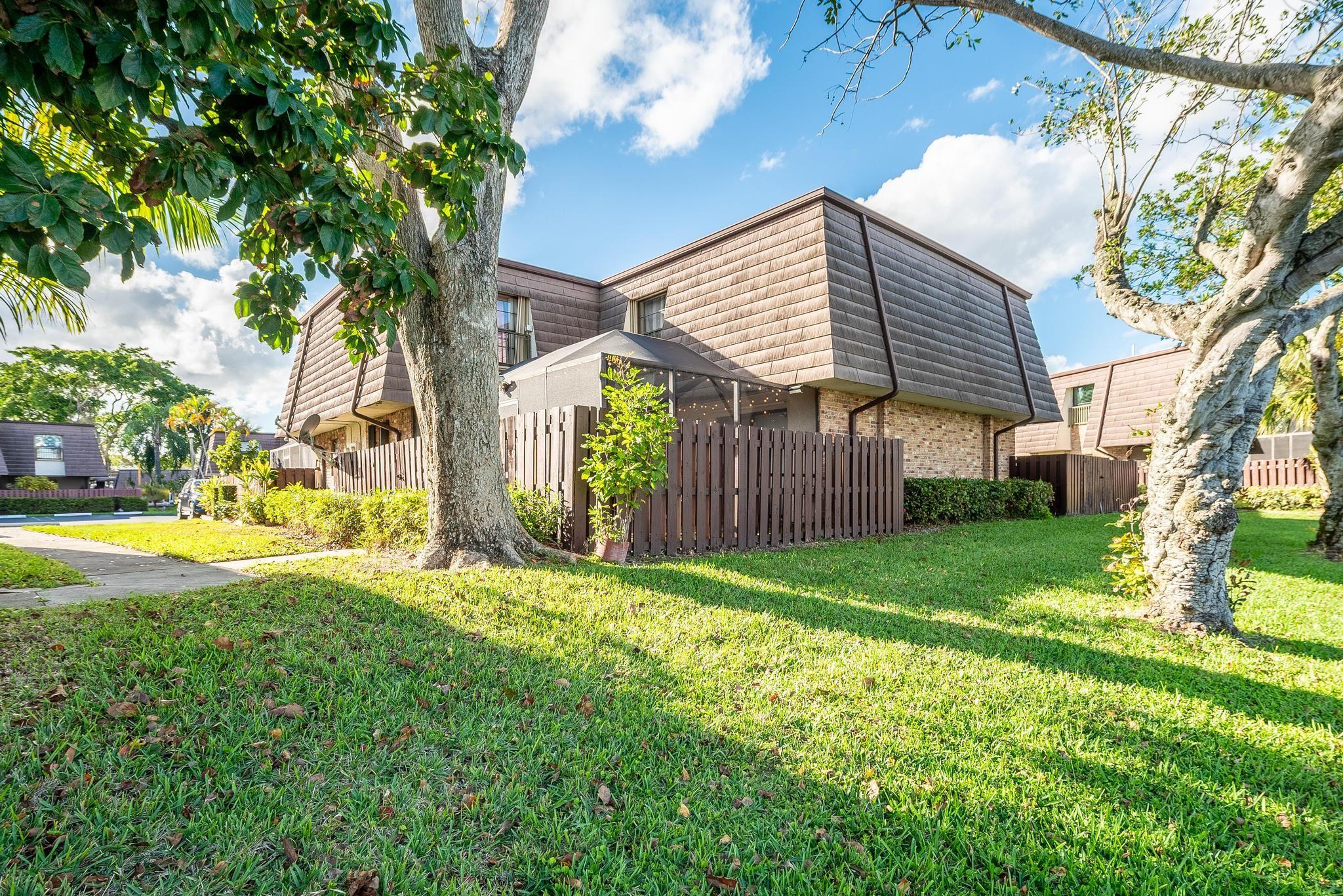 Photo for 2670 NW 99th Avenue, Coral Springs, FL 33065 - Listing #FX-10489398 2670 NW 99th Avenue, Coral Springs, FL 33065