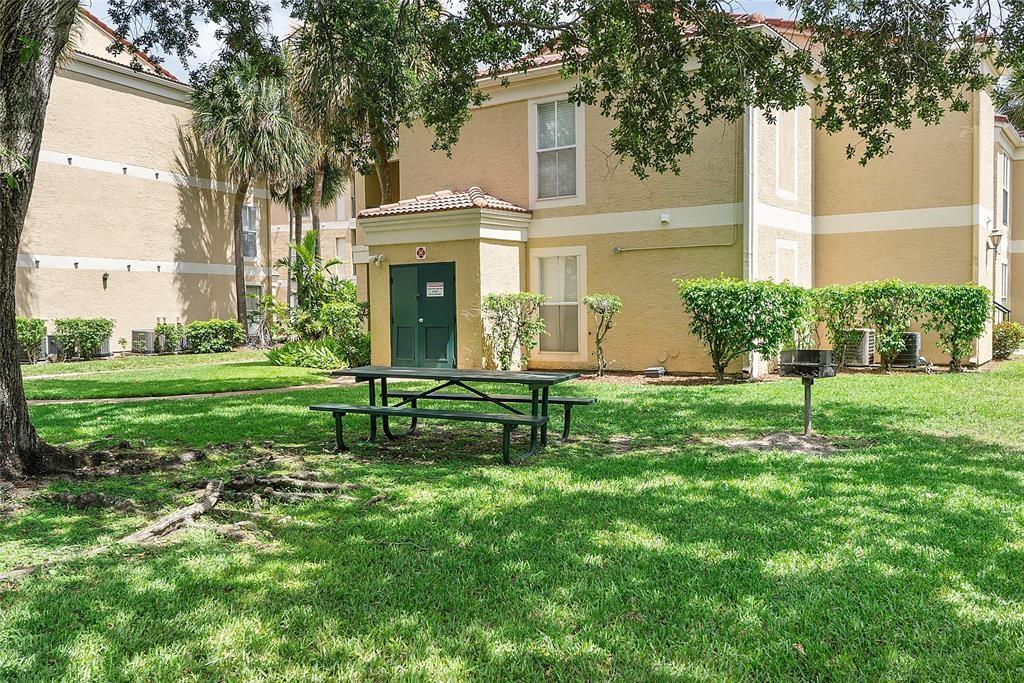 833 Riverside Drive 824, Coral Springs, FL 33071