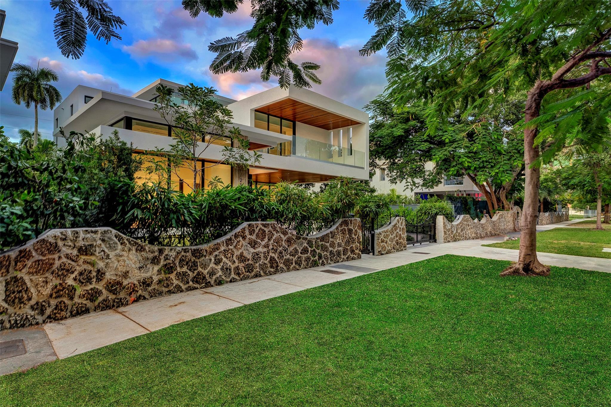 2130 S Miami Avenue, Miami, FL 33129