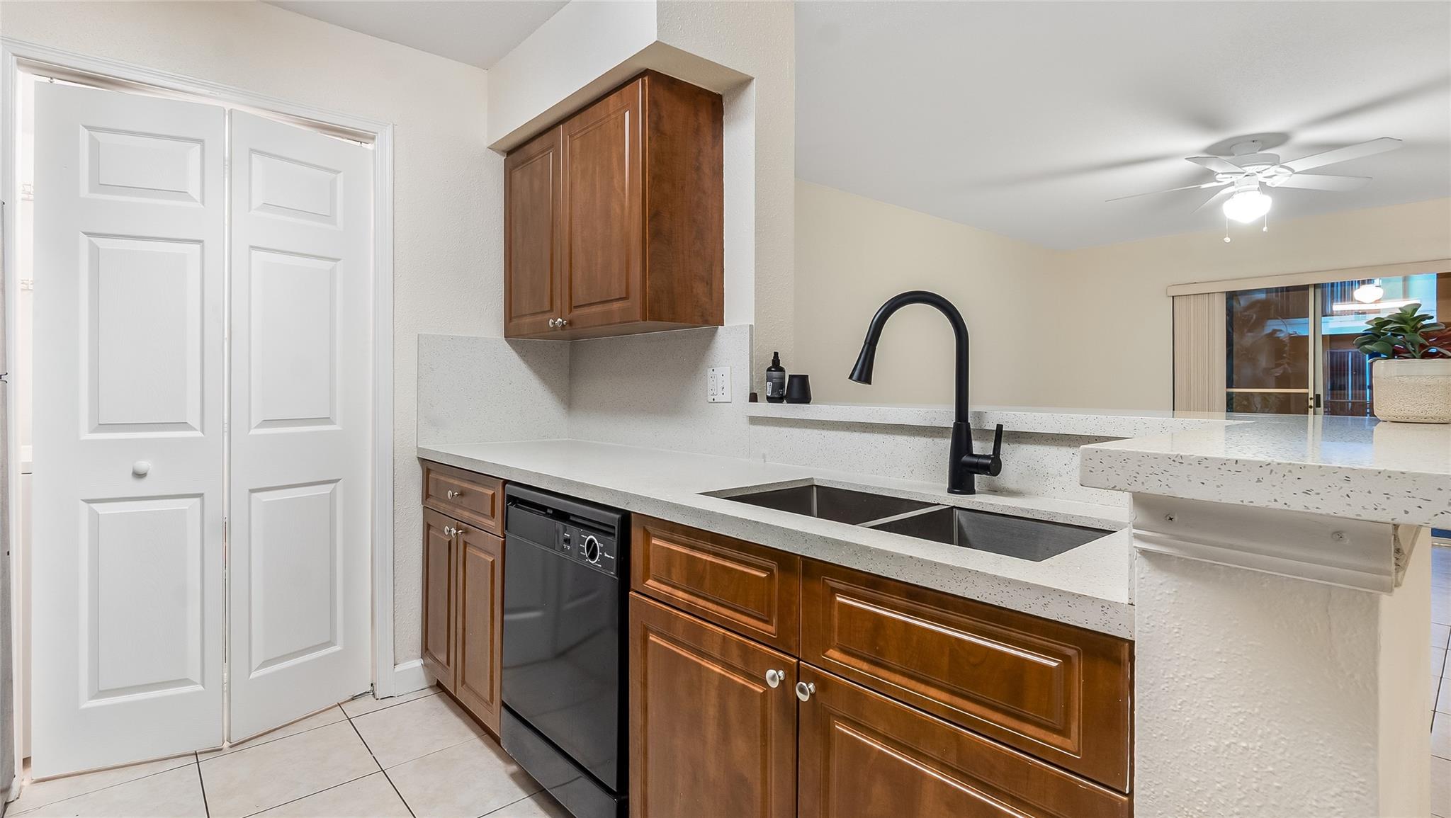 875 Riverside Drive 717, Coral Springs, FL 33071