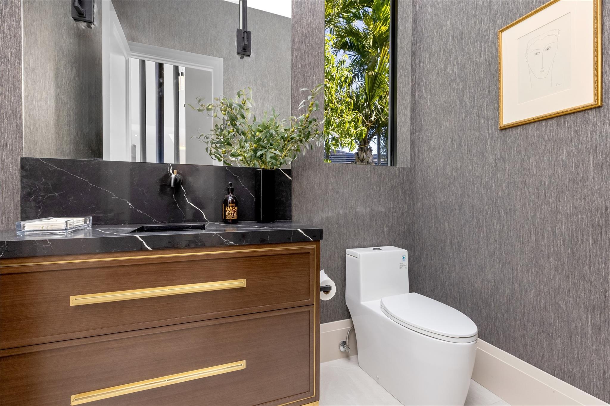 32 Seneca Road, Fort Lauderdale, FL 33308