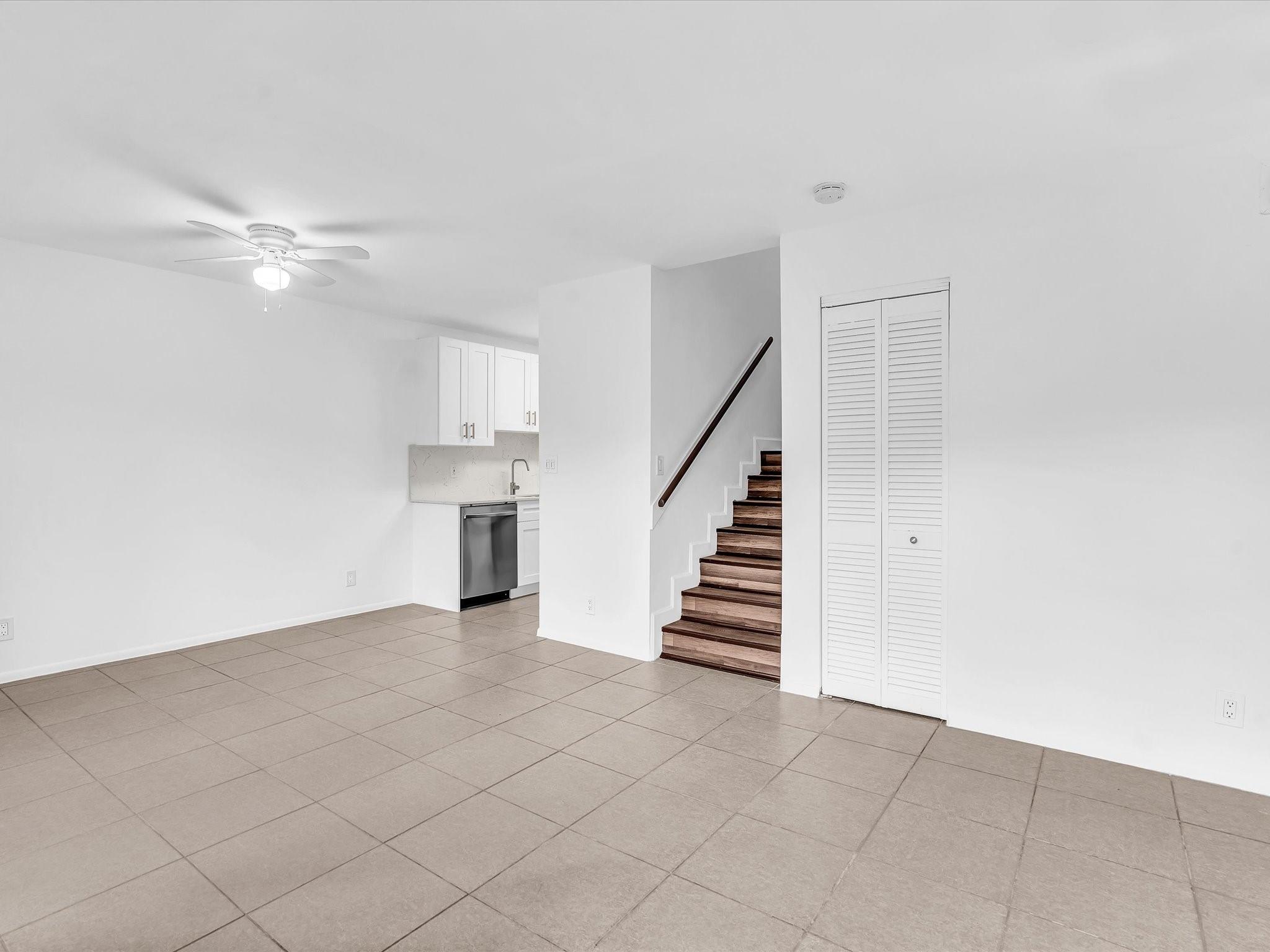 8911 NW 28th Drive E, Coral Springs, FL 33065