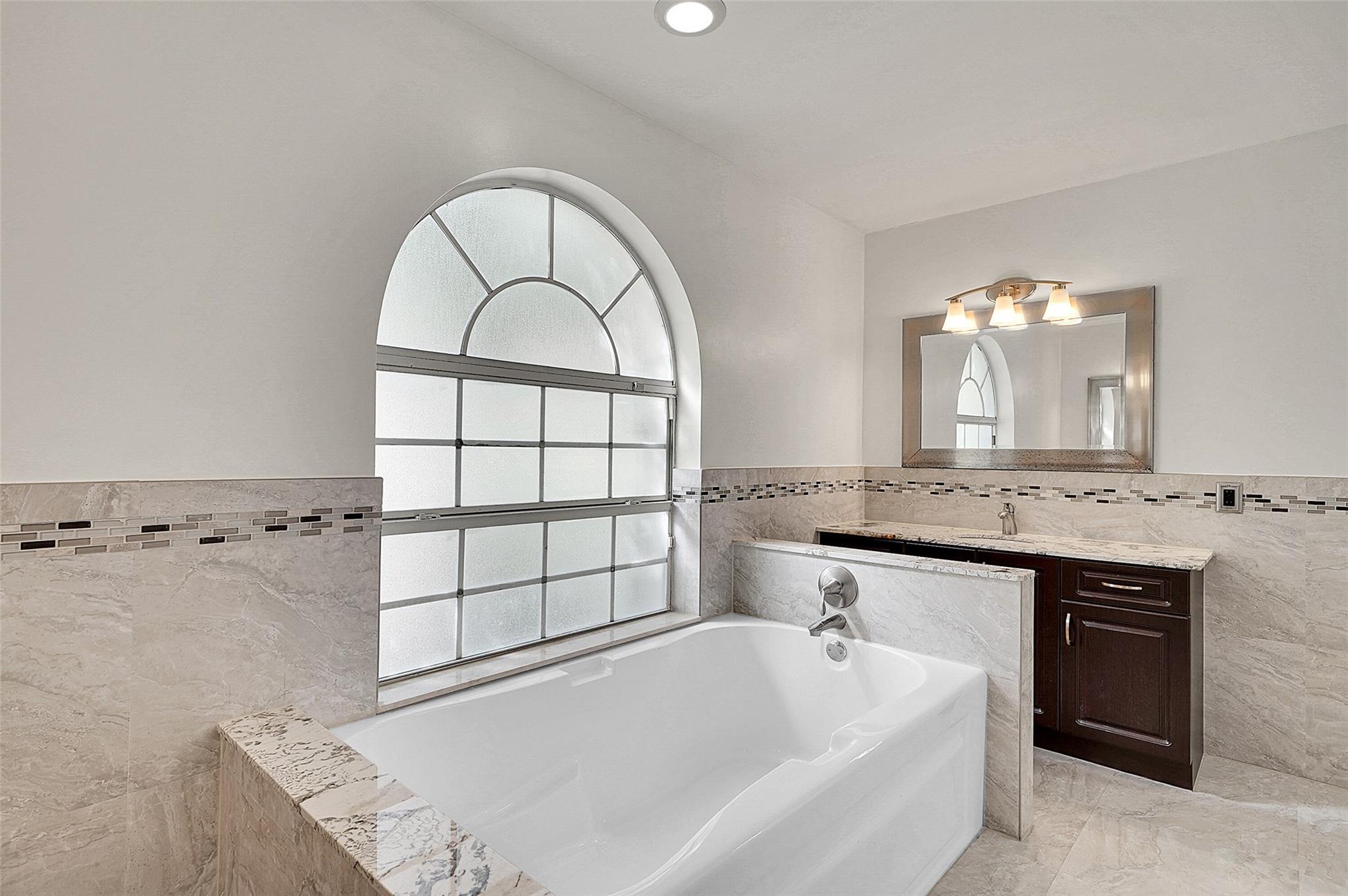 5743 NW 100th Way, Coral Springs, FL 33076