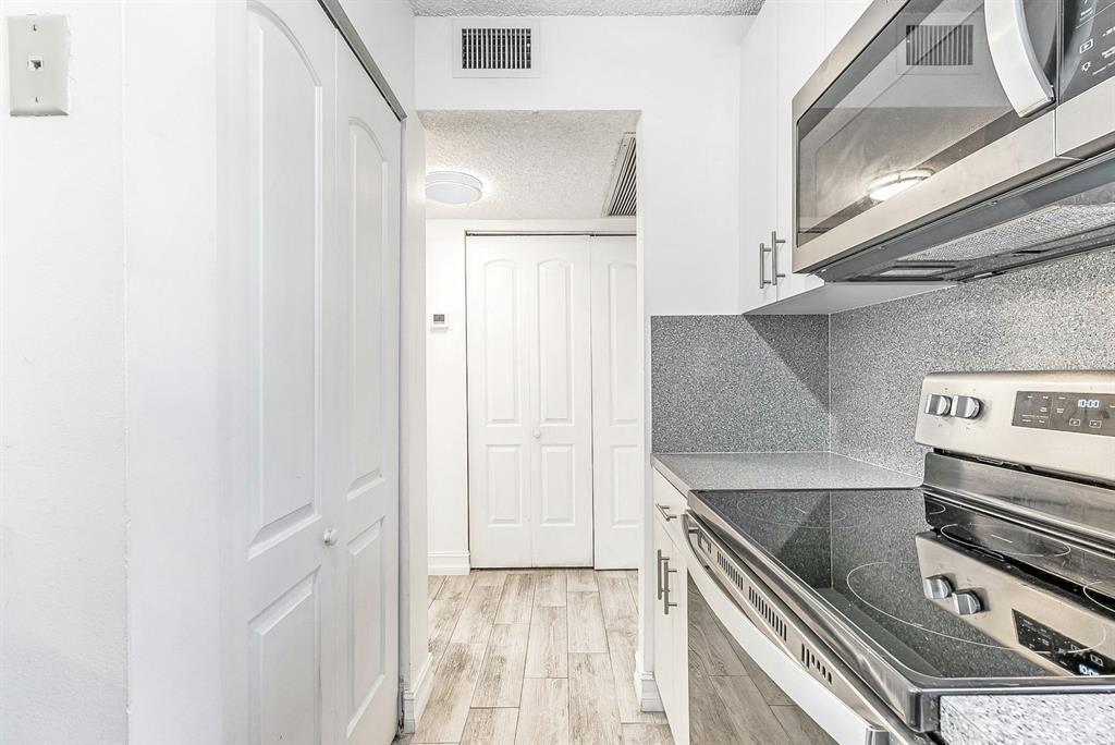 911 Twin Lakes Drive 3-N, Coral Springs, FL 33071