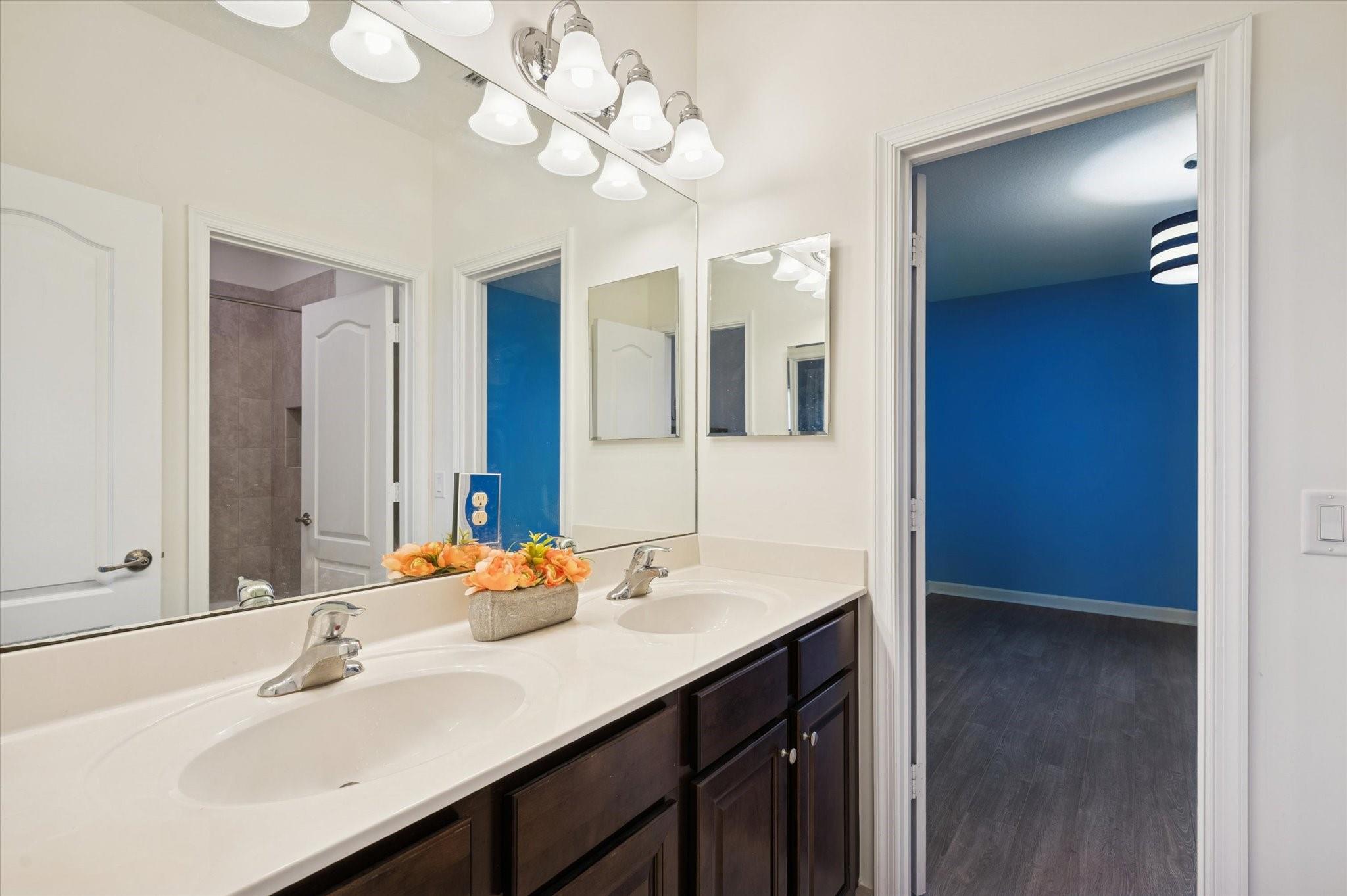 Guest Bathroom #1 Upstairs