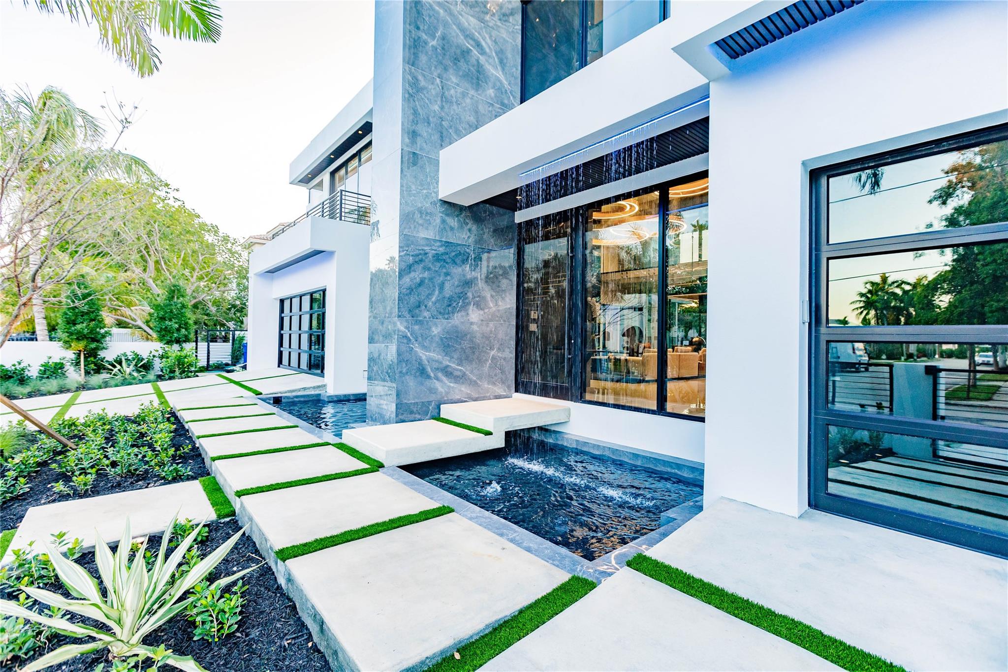 725 SE Poinciana Drive, Fort Lauderdale, FL 33301