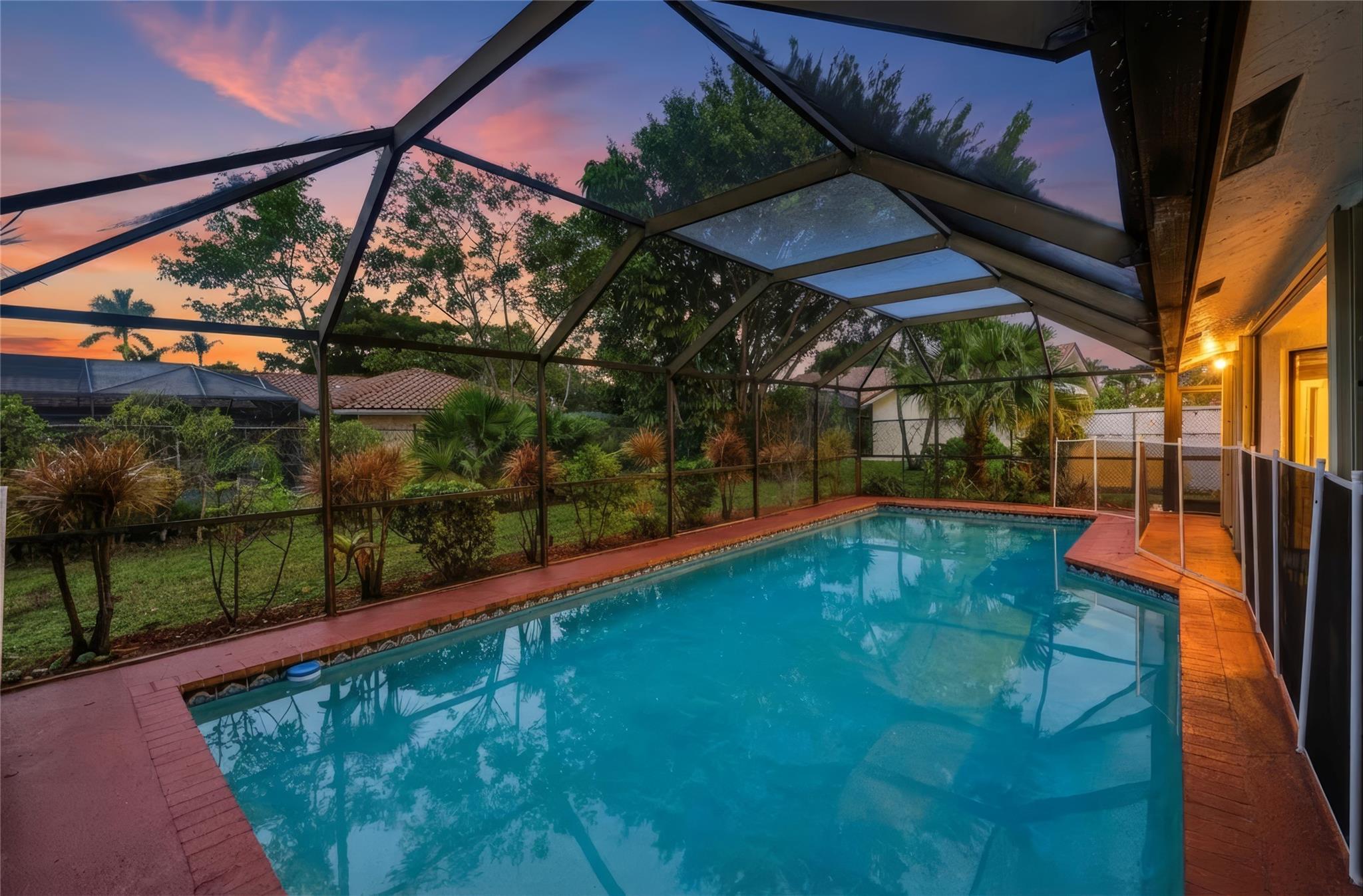 10949 NW 1st Mnr, Coral Springs, FL 33071