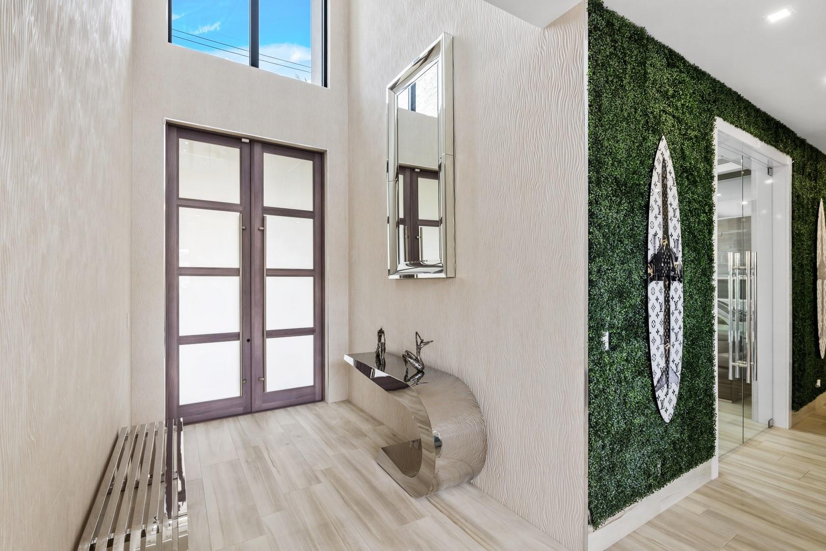 2437 Delmar Place, Fort Lauderdale, FL 33301