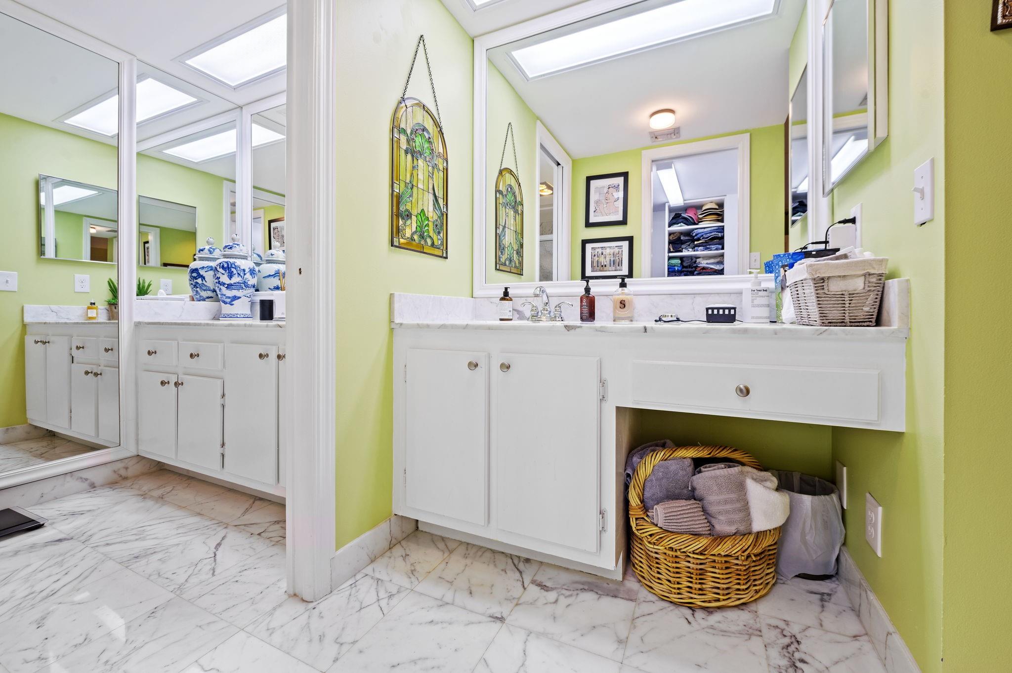 Photo for 3900 Oaks Clubhouse Drive, 305, Pompano Beach, FL 33069 - Listing #FX-10517147 3900 Oaks Clubhouse Drive, 305, Pompano Beach, FL 33069