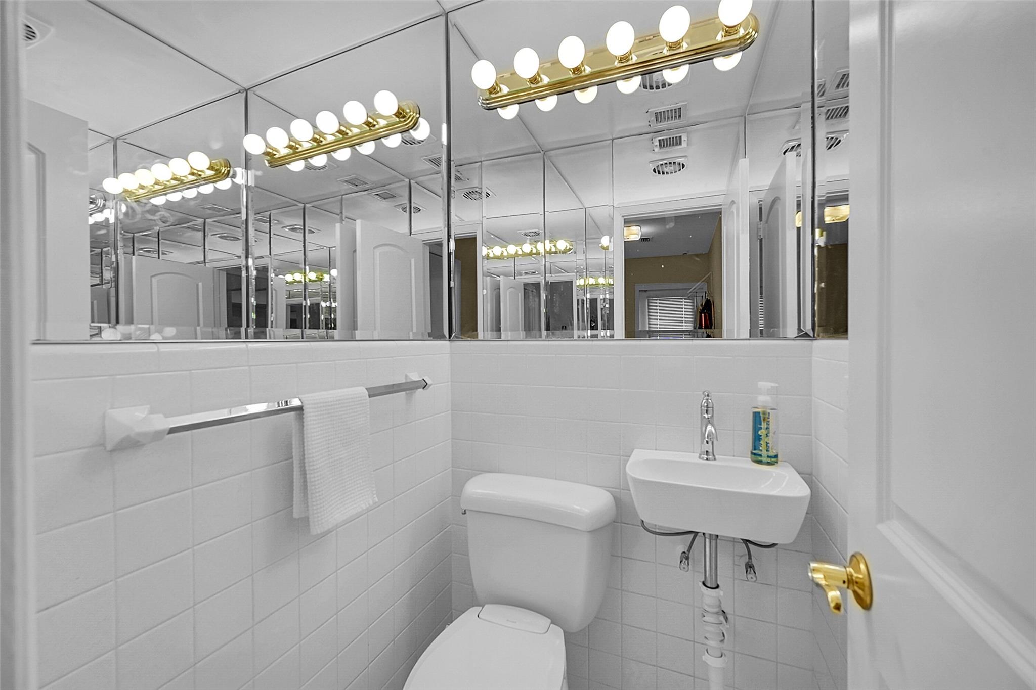 Photo for 2920 NE 23rd Street, Pompano Beach, FL 33062 - Listing #FX-10512875 2920 NE 23rd Street, Pompano Beach, FL 33062