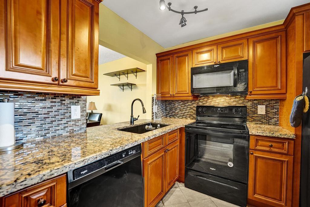 Photo for 9230 Lagoon Place, 406, Davie, FL 33324 - Listing #FX-10527214 9230 Lagoon Place, 406, Davie, FL 33324