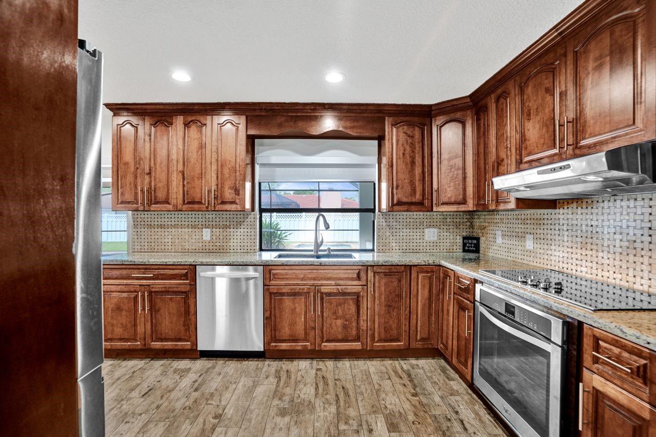 326 NW 101st Terrace, Coral Springs, FL 33071