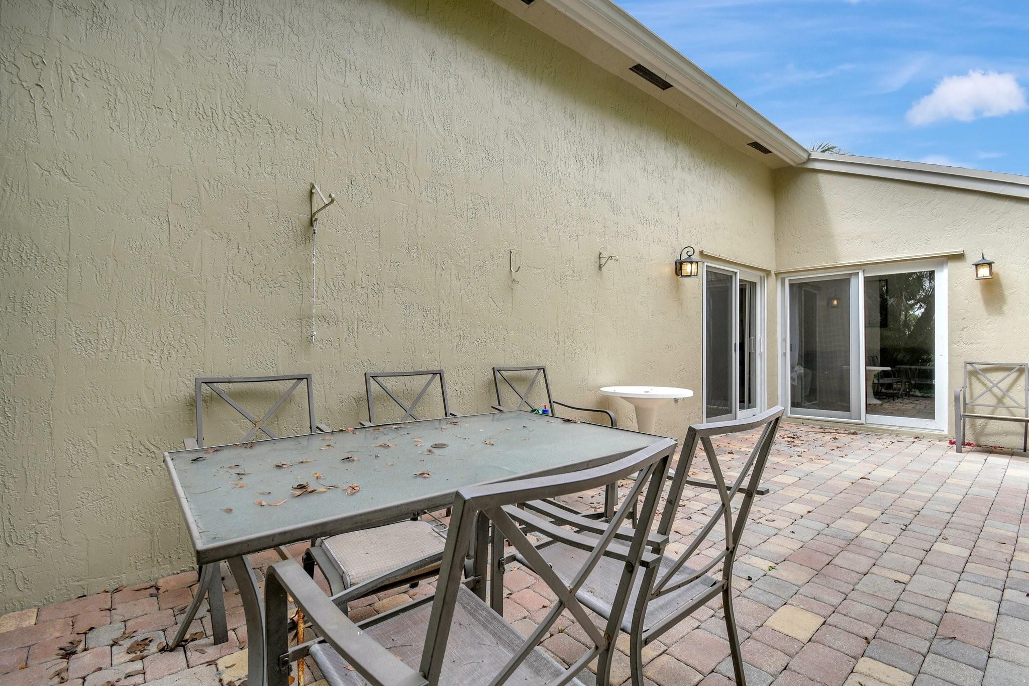 Photo for 134 E Riverbend Drive, Sunrise, FL 33326 - Listing #FX-10503326 134 E Riverbend Drive, Sunrise, FL 33326