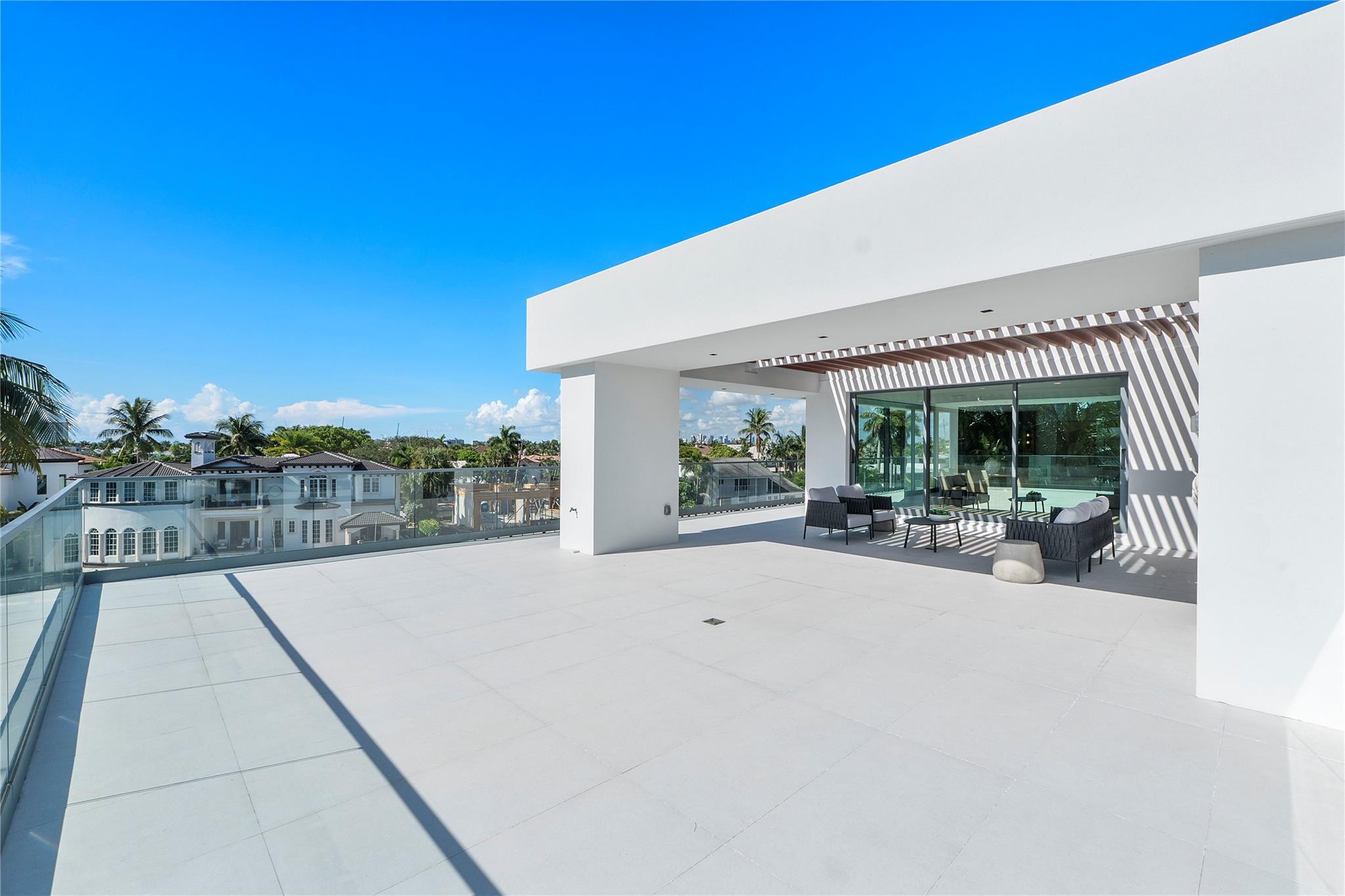 2880 NE 28th Street, Fort Lauderdale, FL 33306