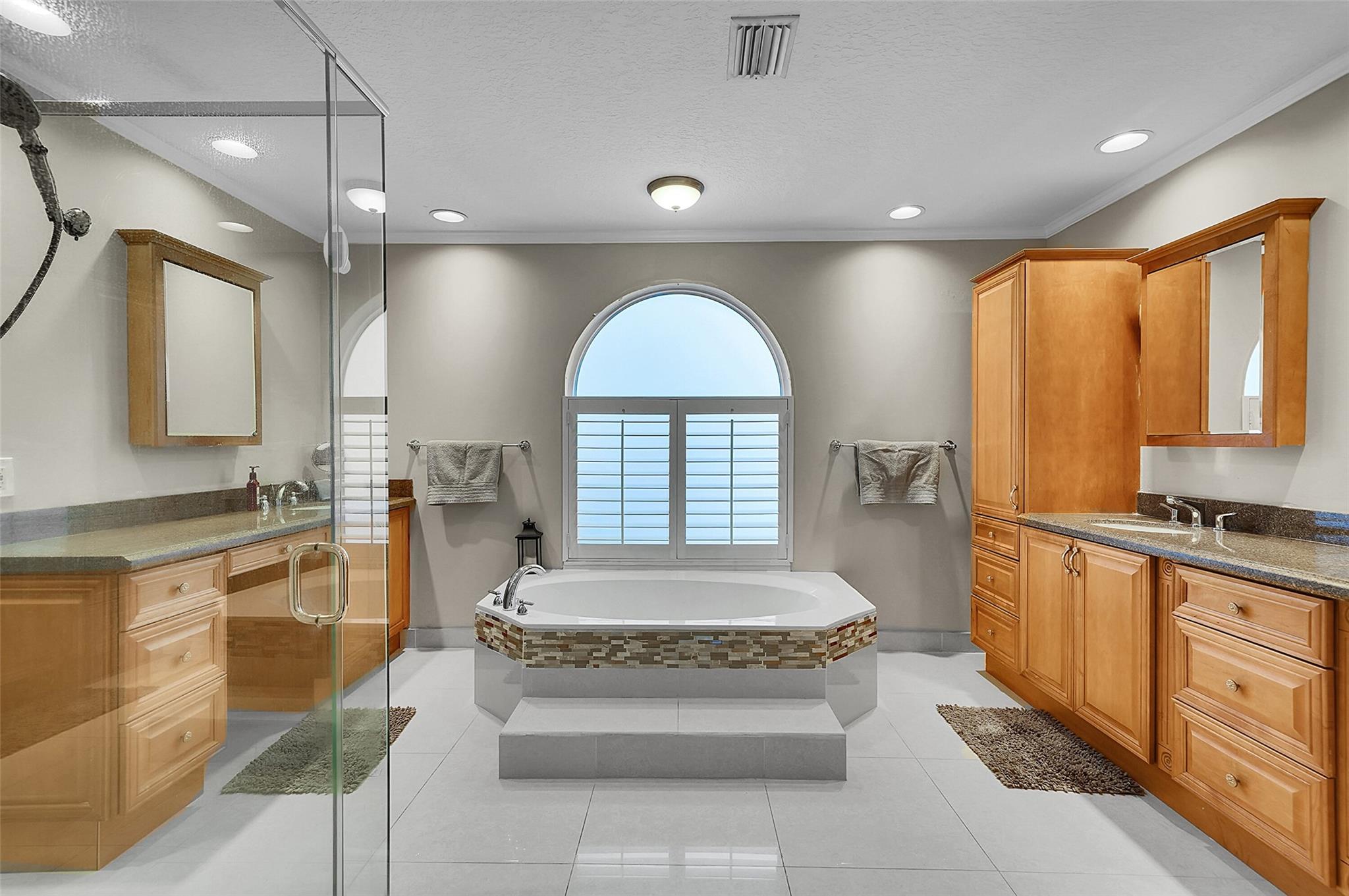 4983 NW 107th Avenue, Coral Springs, FL 33076