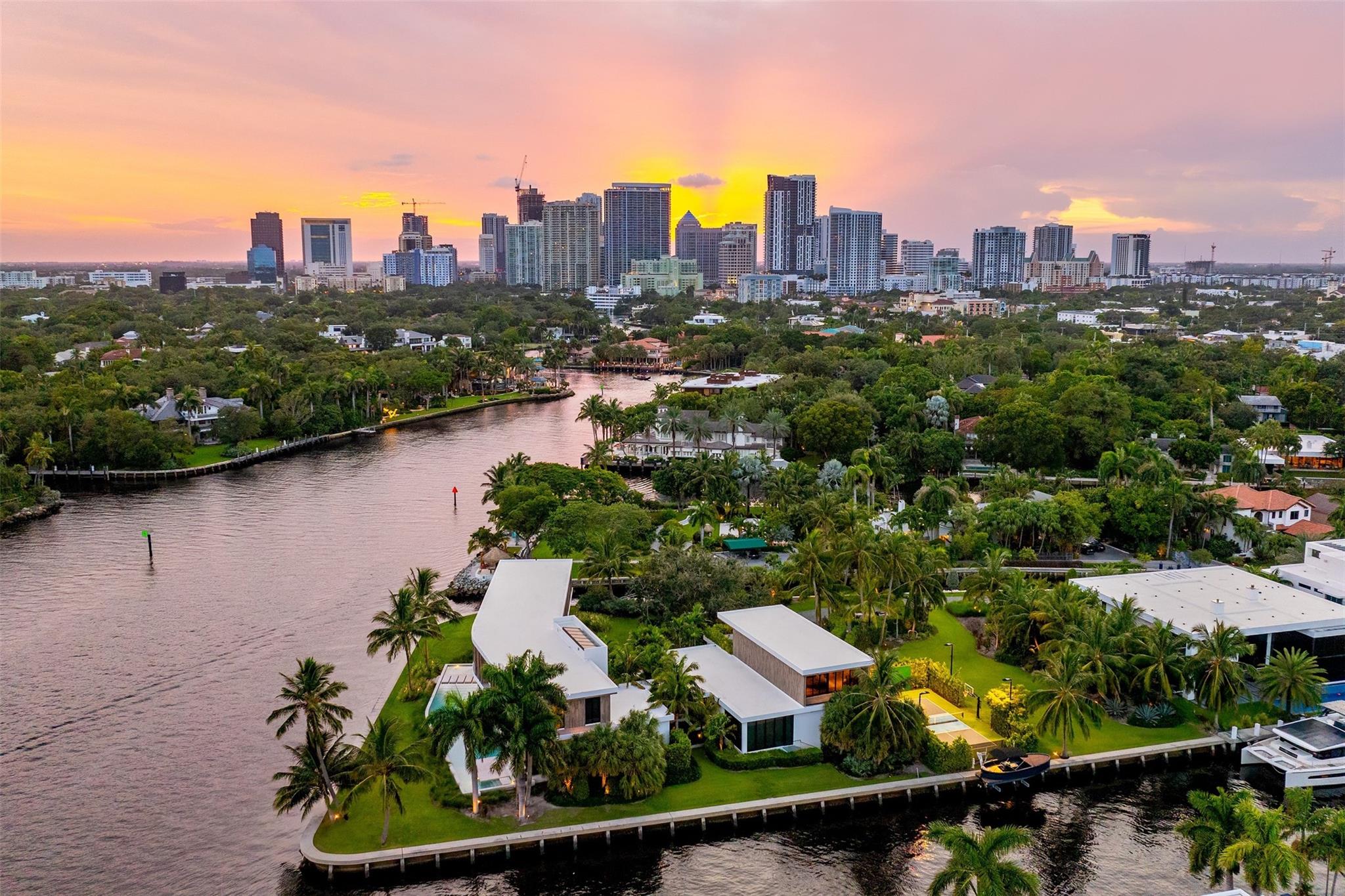 516 Mola Avenue, Fort Lauderdale, FL 33301