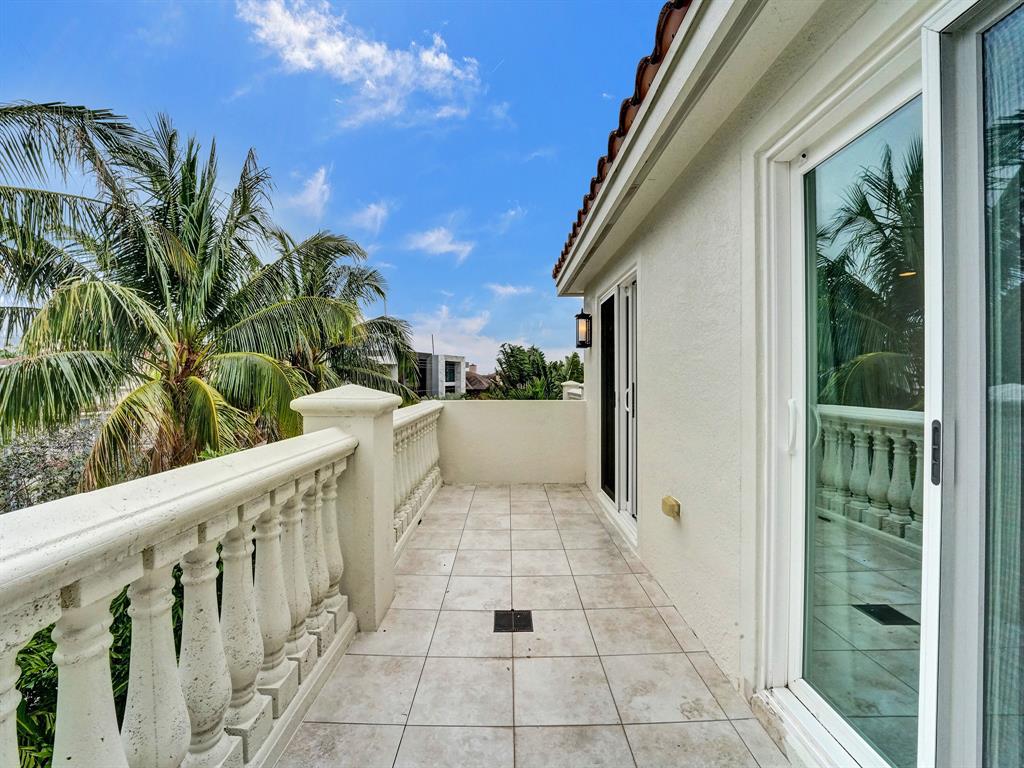 Photo for 1364 Bayview Drive, 1364, Fort Lauderdale, FL 33304 - Listing #FX-10418845 1364 Bayview Drive, 1364, Fort Lauderdale, FL 33304