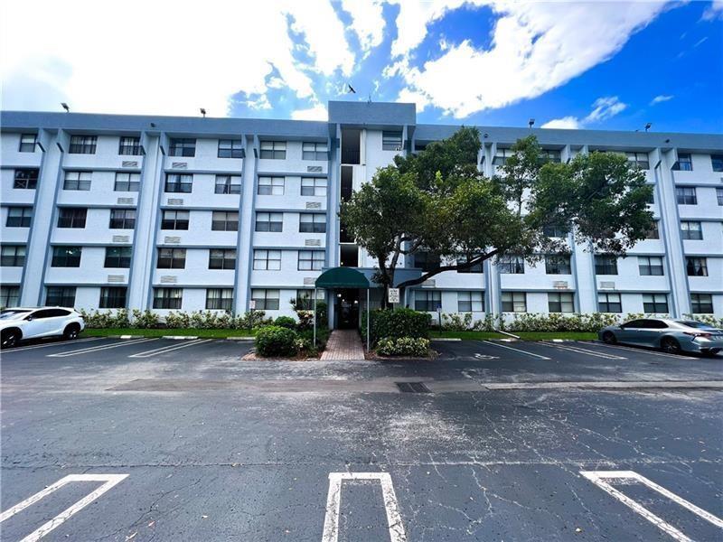 Photo for 2401 Riverside Drive 410, Coral Springs, FL 33065 - Listing #FX-10555596 2401 Riverside Drive 410, Coral Springs, FL 33065