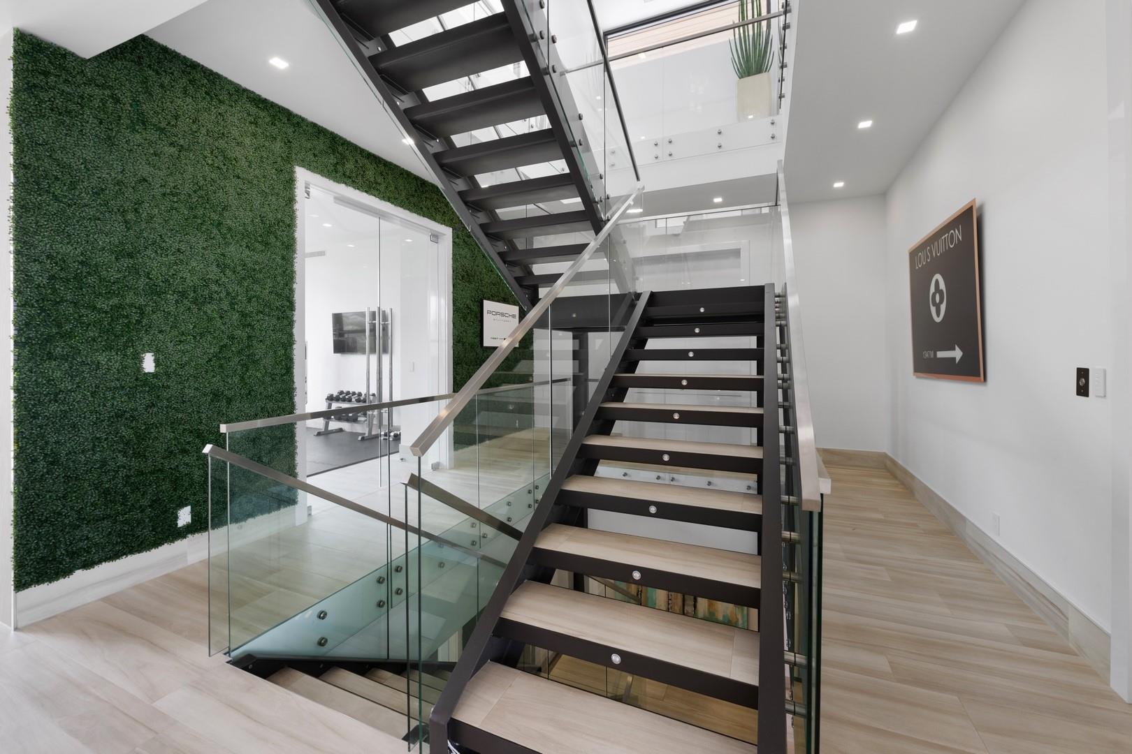 2437 Delmar Place, Fort Lauderdale, FL 33301