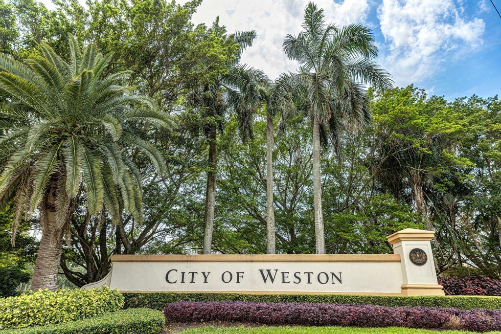 Photo for 1104 Hidden Valley Way, Weston, FL 33327 - Listing #FX-10435153 1104 Hidden Valley Way, Weston, FL 33327