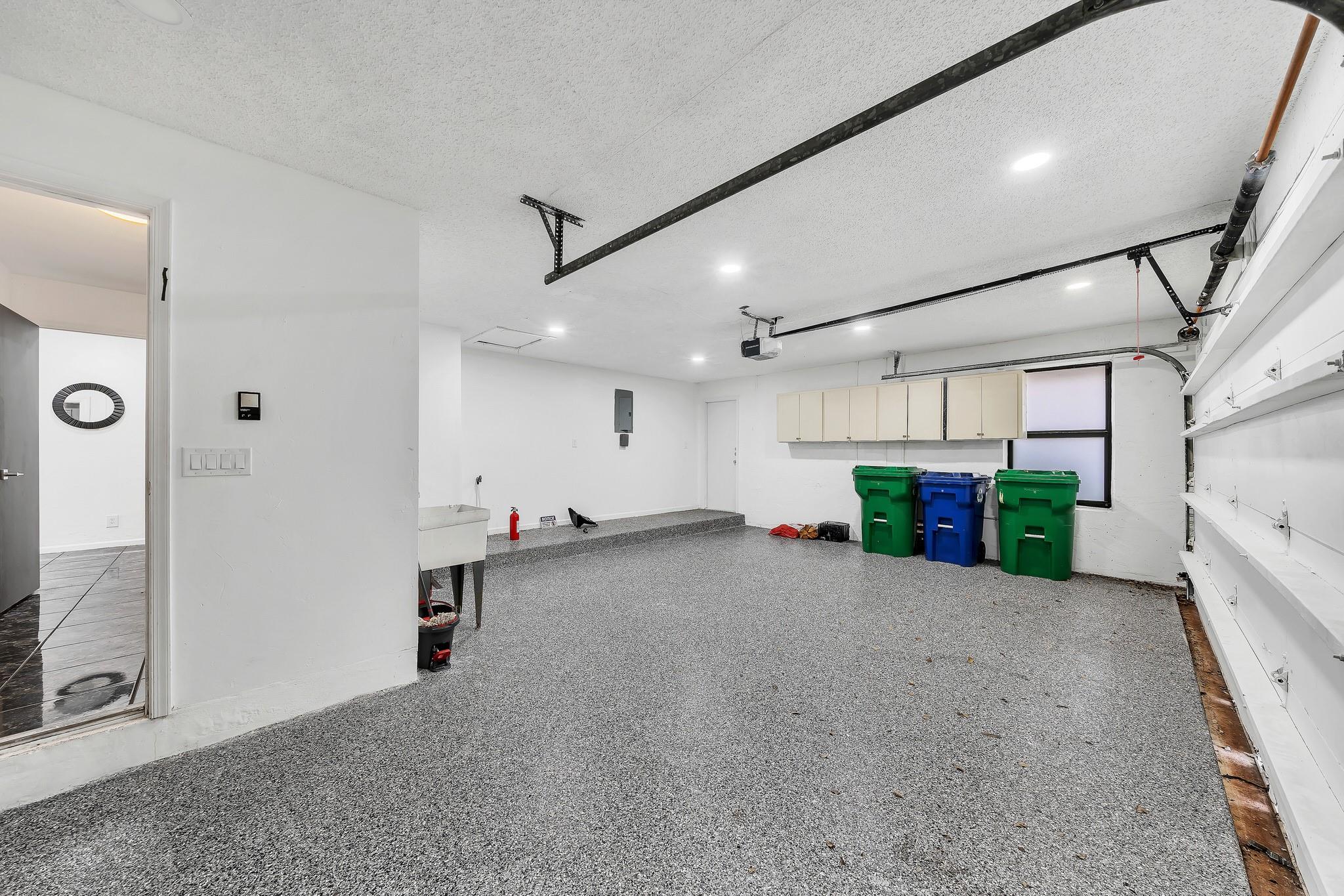 303 NW 105th Terrace, Coral Springs, FL 33071