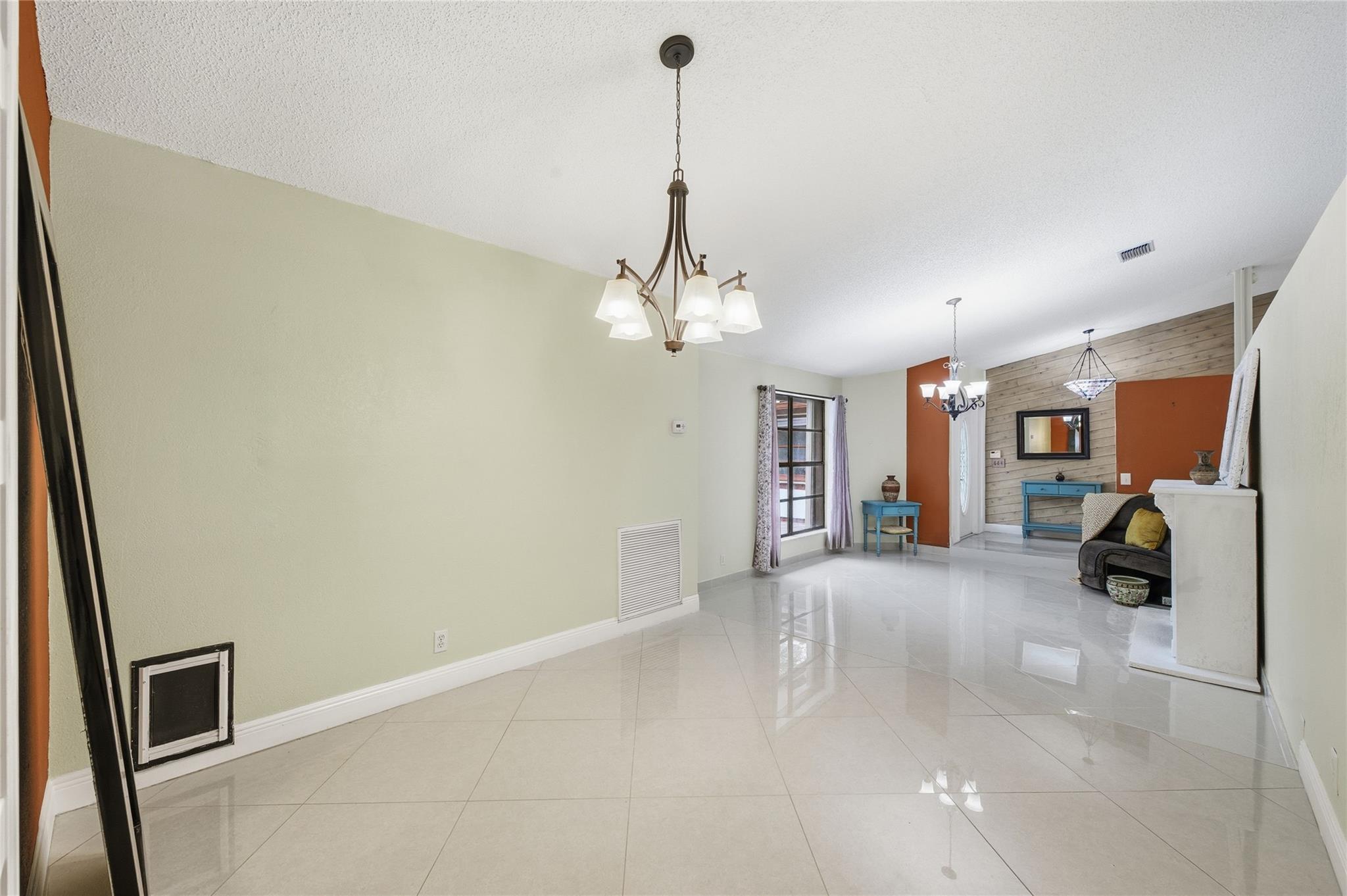 10949 NW 1st Mnr, Coral Springs, FL 33071