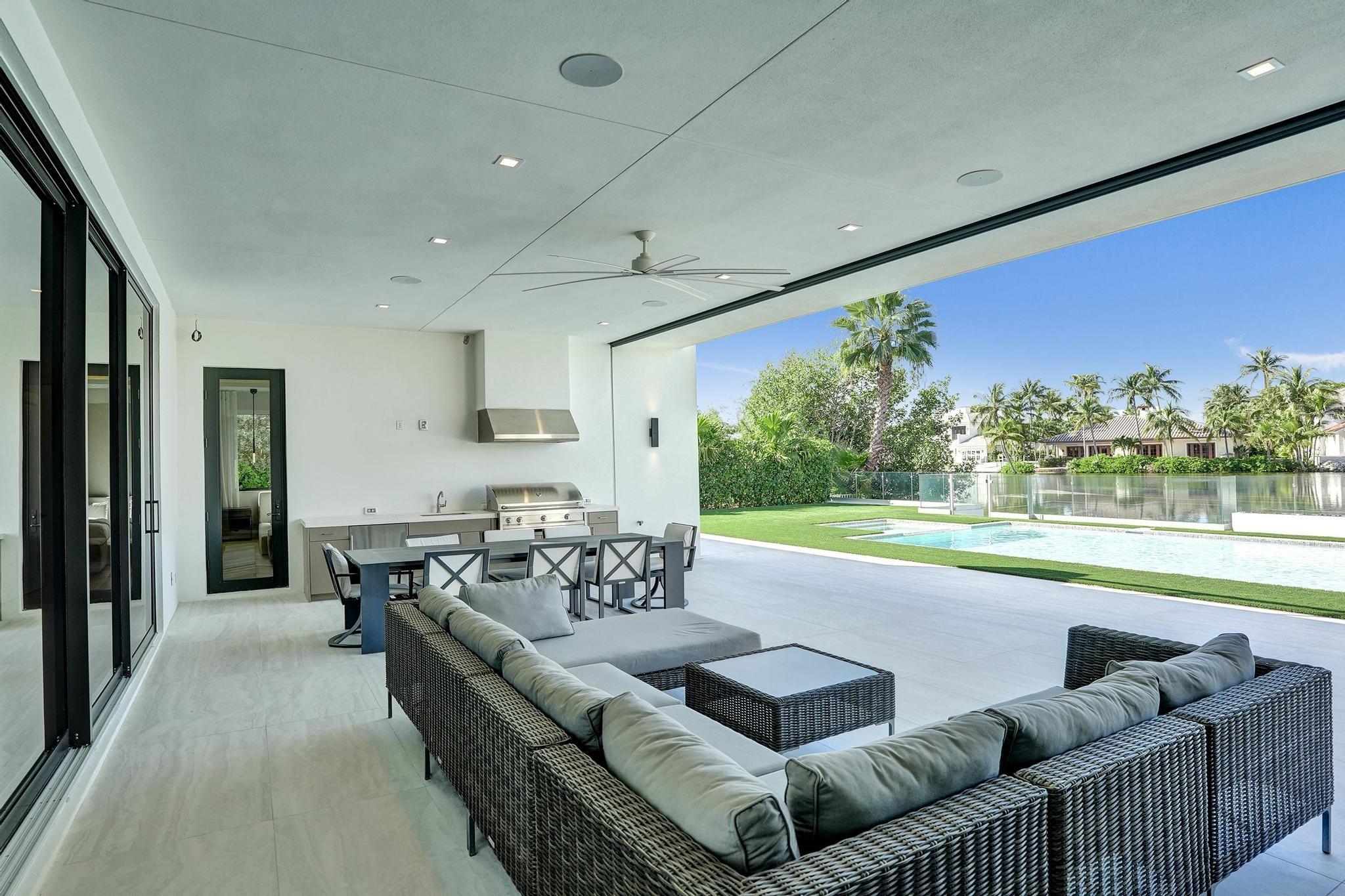 7 Seneca Road, Sea Ranch Lakes, FL 33308