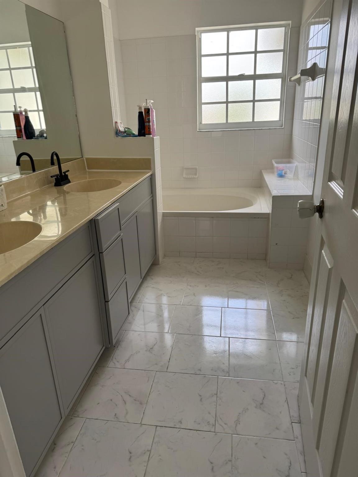 5665 NW 117th Avenue, Coral Springs, FL 33076