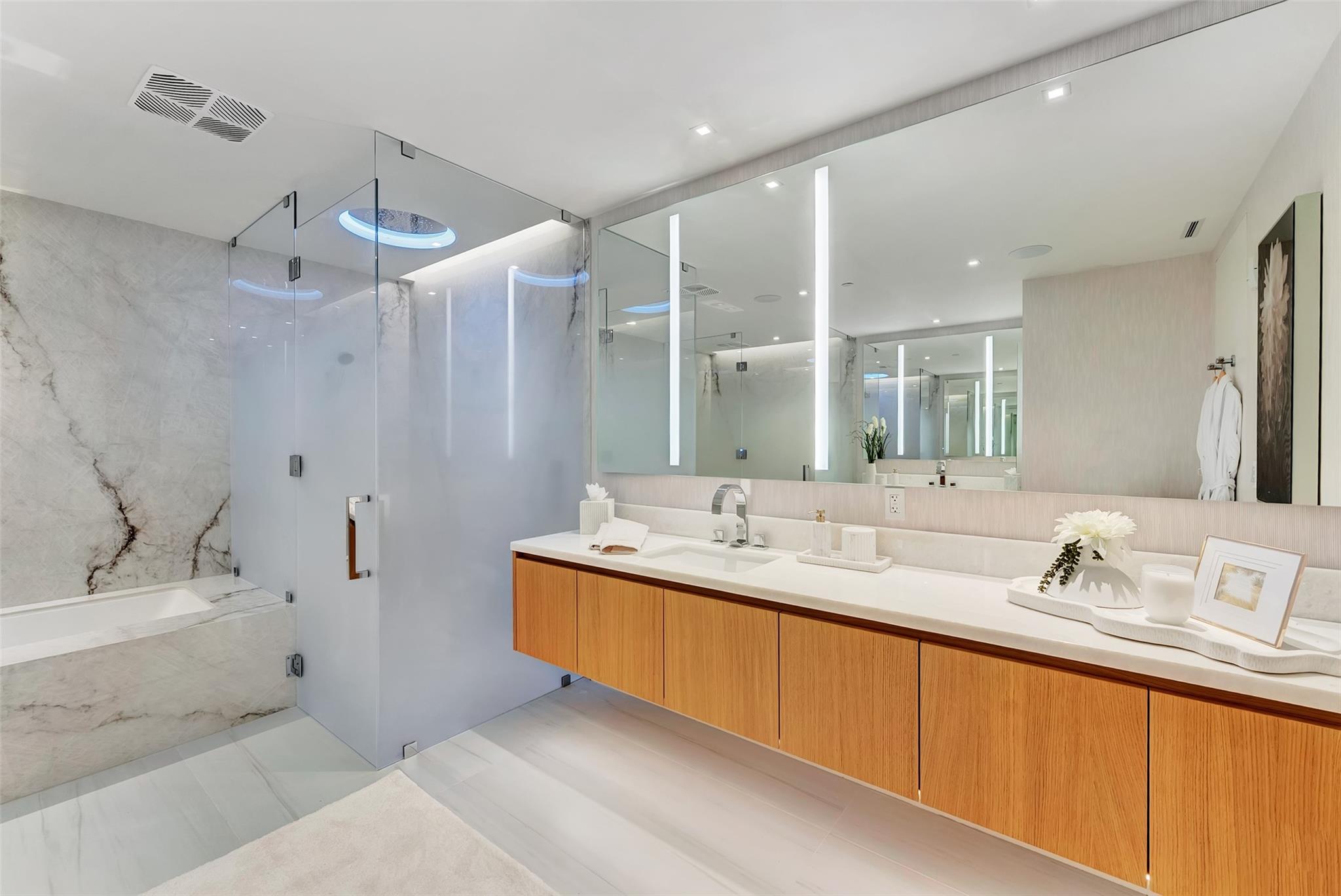 2241 SE 17th Street PH2, Fort Lauderdale, FL 33316