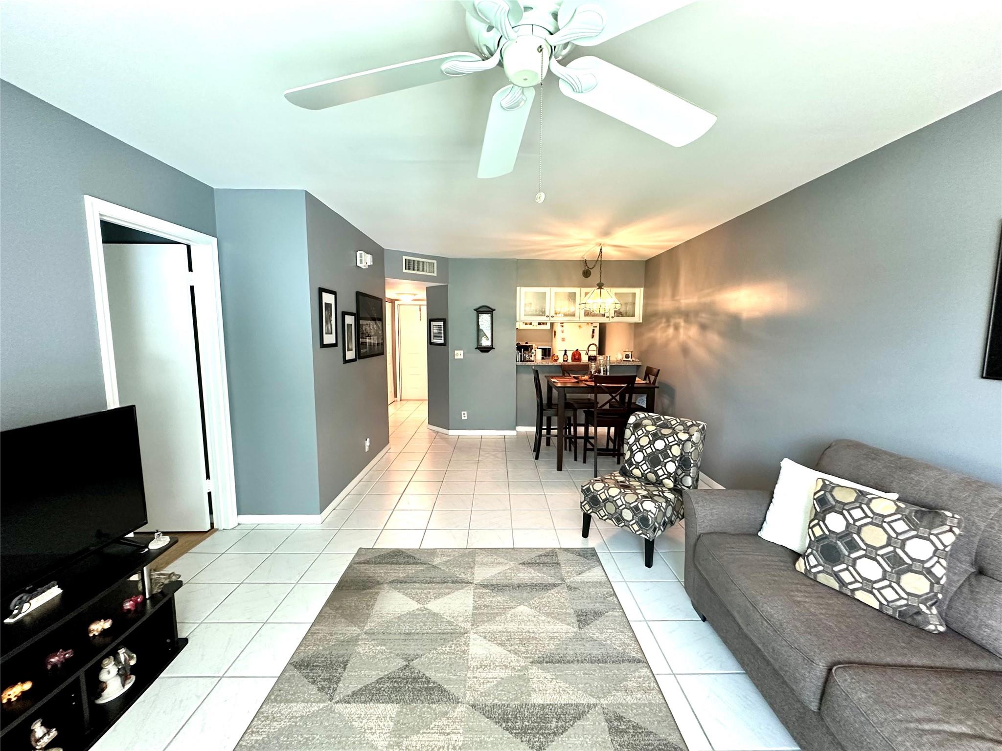 930 Twin Lakes Drive 8-P, Coral Springs, FL 33071