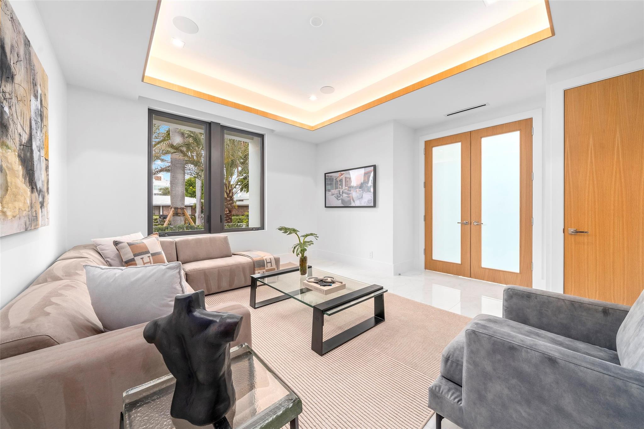 24 Fiesta Way, Fort Lauderdale, FL 33301