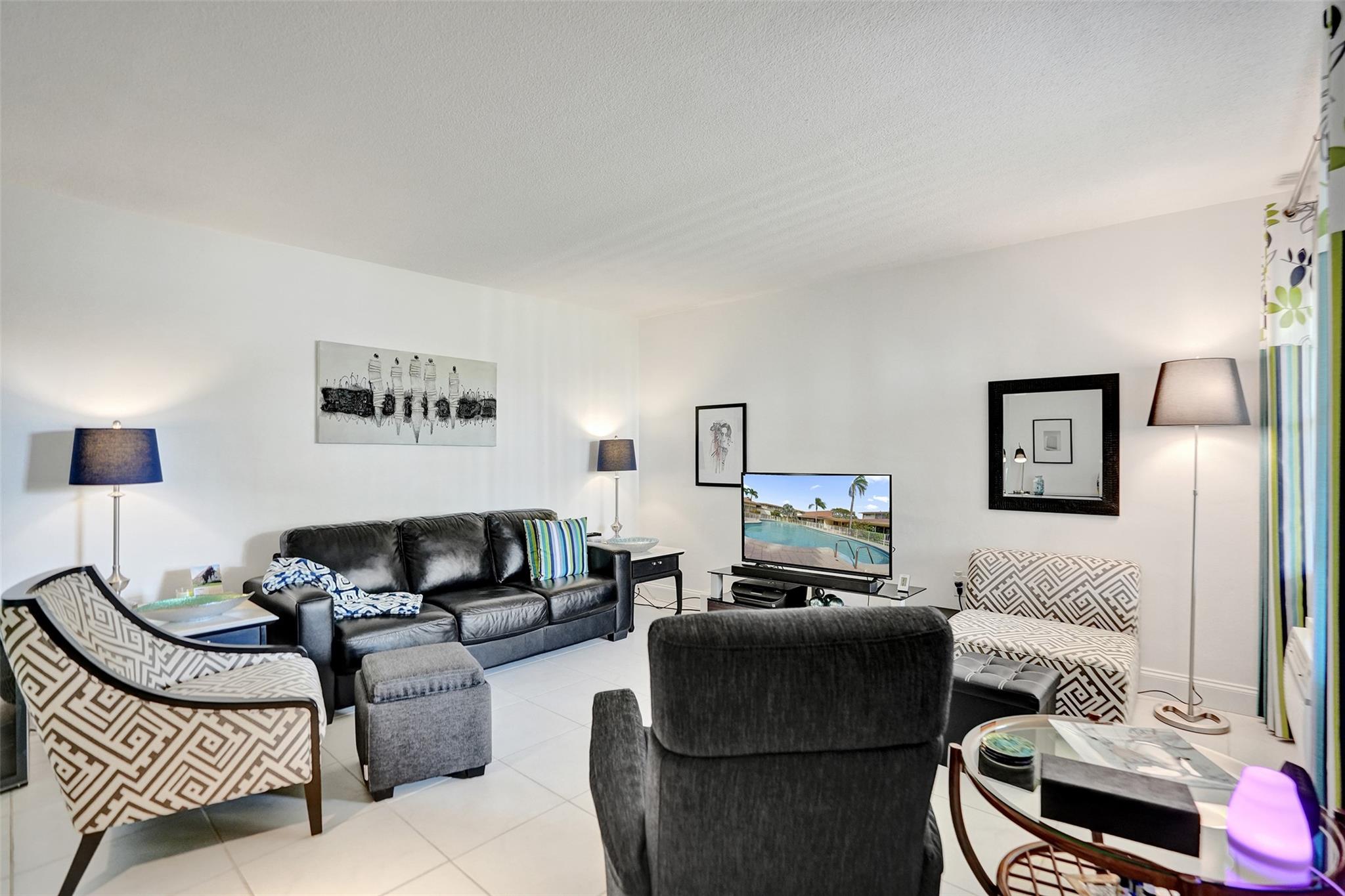 Photo for 17001 NE 13th Avenue, 104 104, Miami, FL 33162 - listing #FX-10536768 17001 NE 13th Avenue, 104 104, Miami, FL 33162