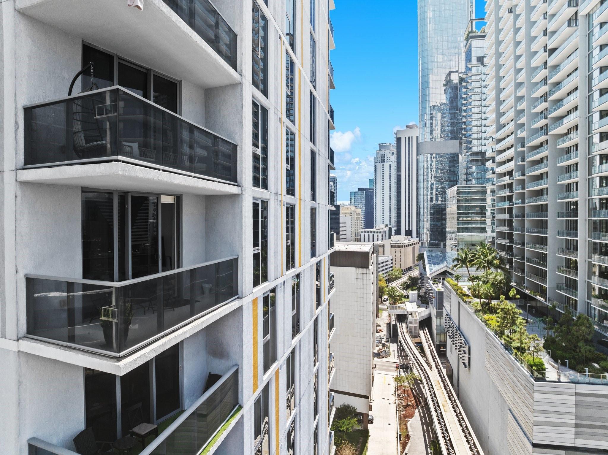 31 SE 6th Street 2002, Miami, FL 33131