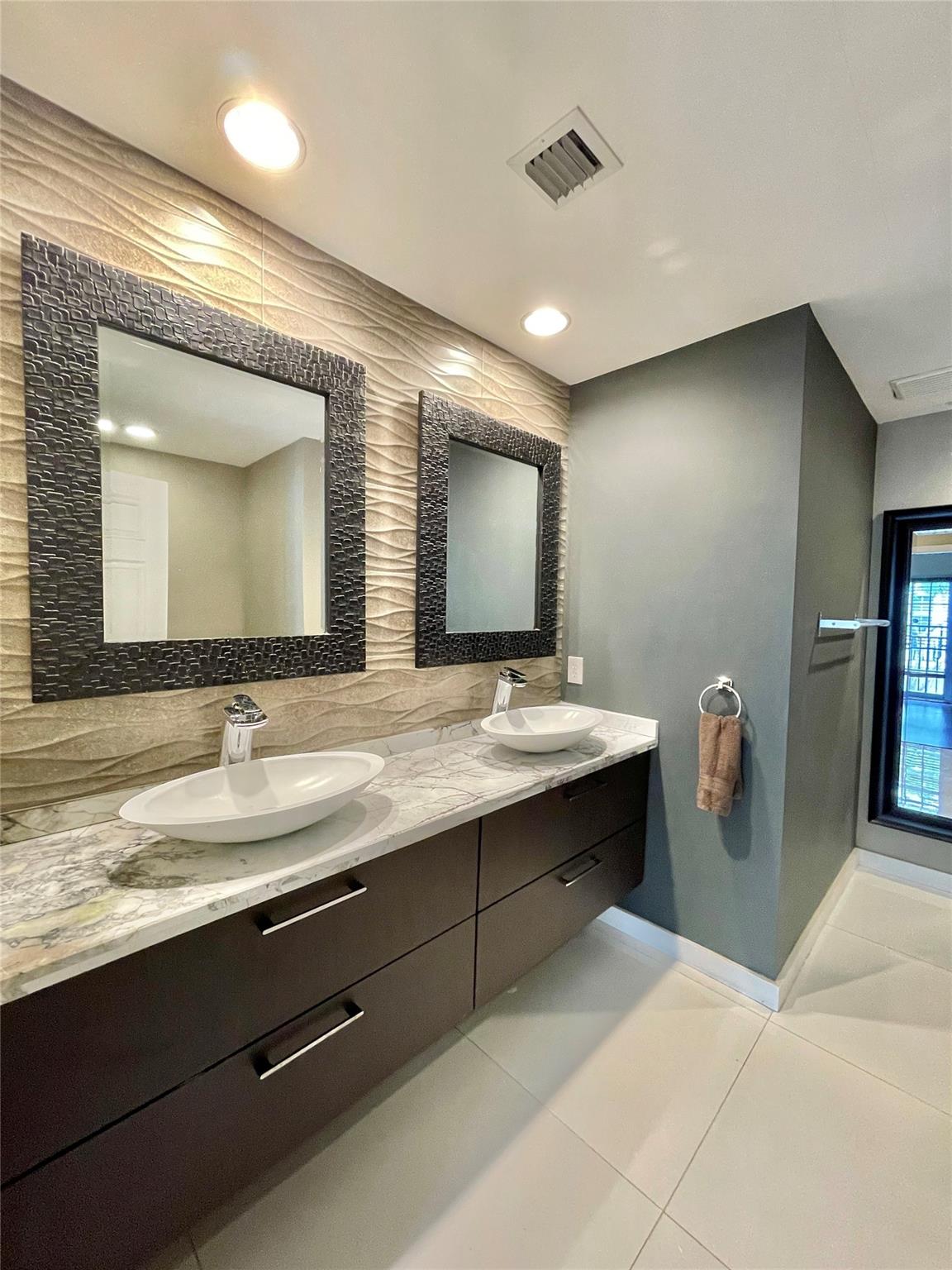 Photo for 621 SW 1st Avenue, 621, Pompano Beach, FL 33060 - Listing #FX-10514485 621 SW 1st Avenue, 621, Pompano Beach, FL 33060