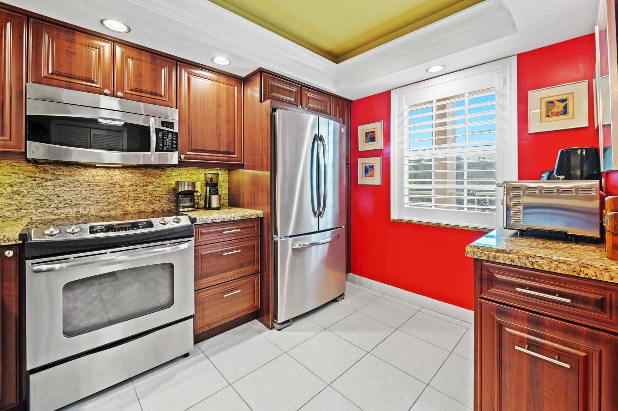 Photo for 3900 Oaks Clubhouse Drive, 305, Pompano Beach, FL 33069 - Listing #FX-10517147 3900 Oaks Clubhouse Drive, 305, Pompano Beach, FL 33069