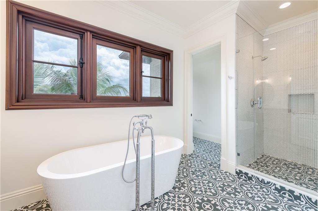 FULL BATH WITH WALK-IN SHOWER AND SOAKING TUB