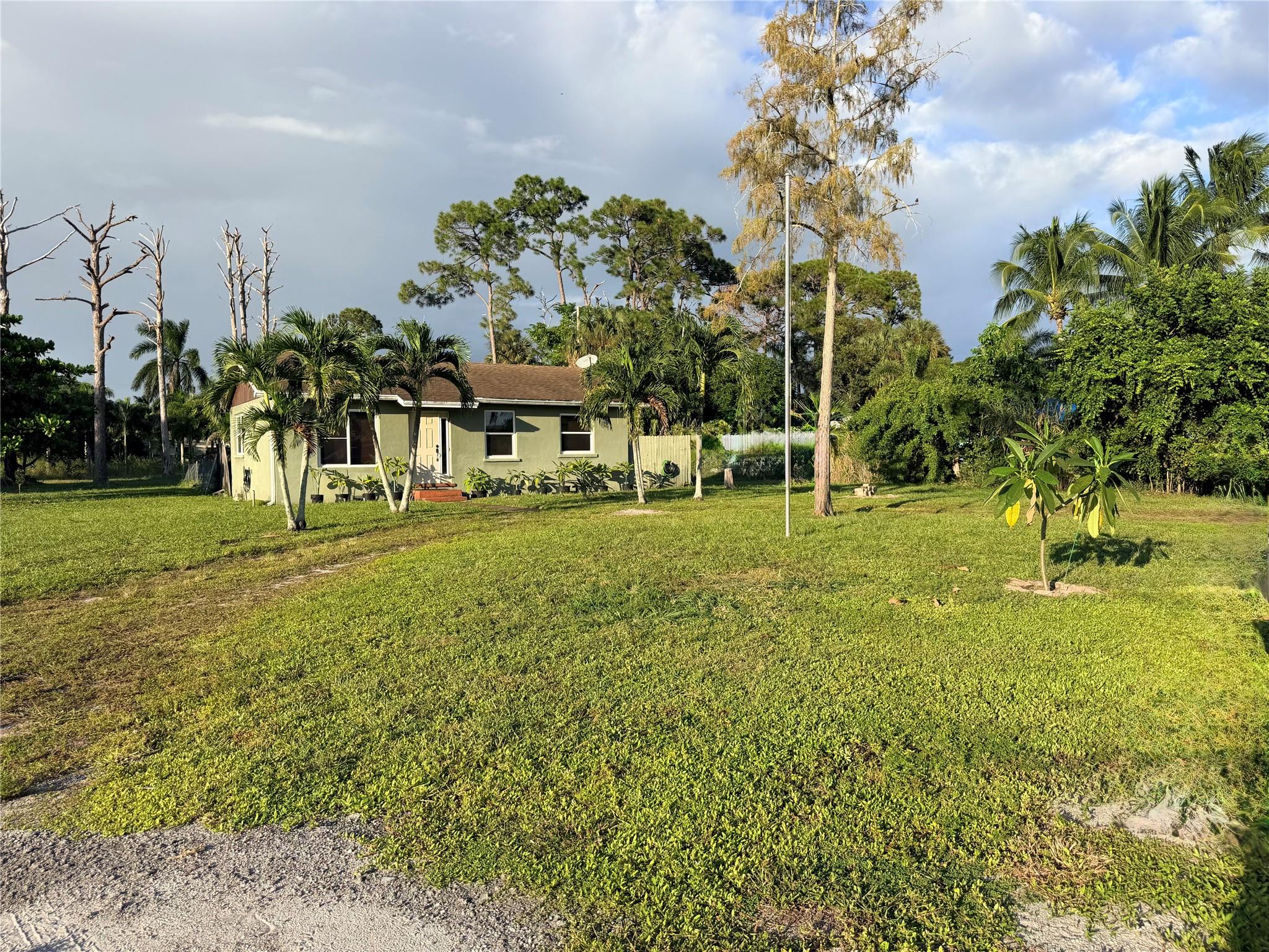 Photo for 5211 Pine Grove Drive, West Palm Beach, FL 33417 - listing #FX-10533692 5211 Pine Grove Drive, West Palm Beach, FL 33417