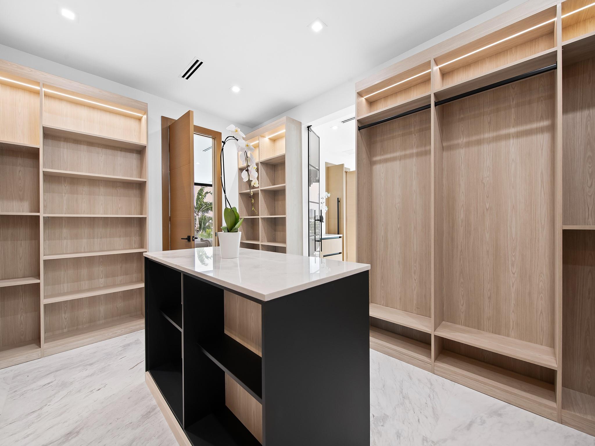 111 Fiesta Way, Fort Lauderdale, FL 33301