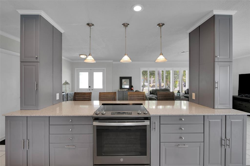 Photo for 5880 SW 19th Street, Plantation, FL 33317 - Listing #FX-10436185 5880 SW 19th Street, Plantation, FL 33317