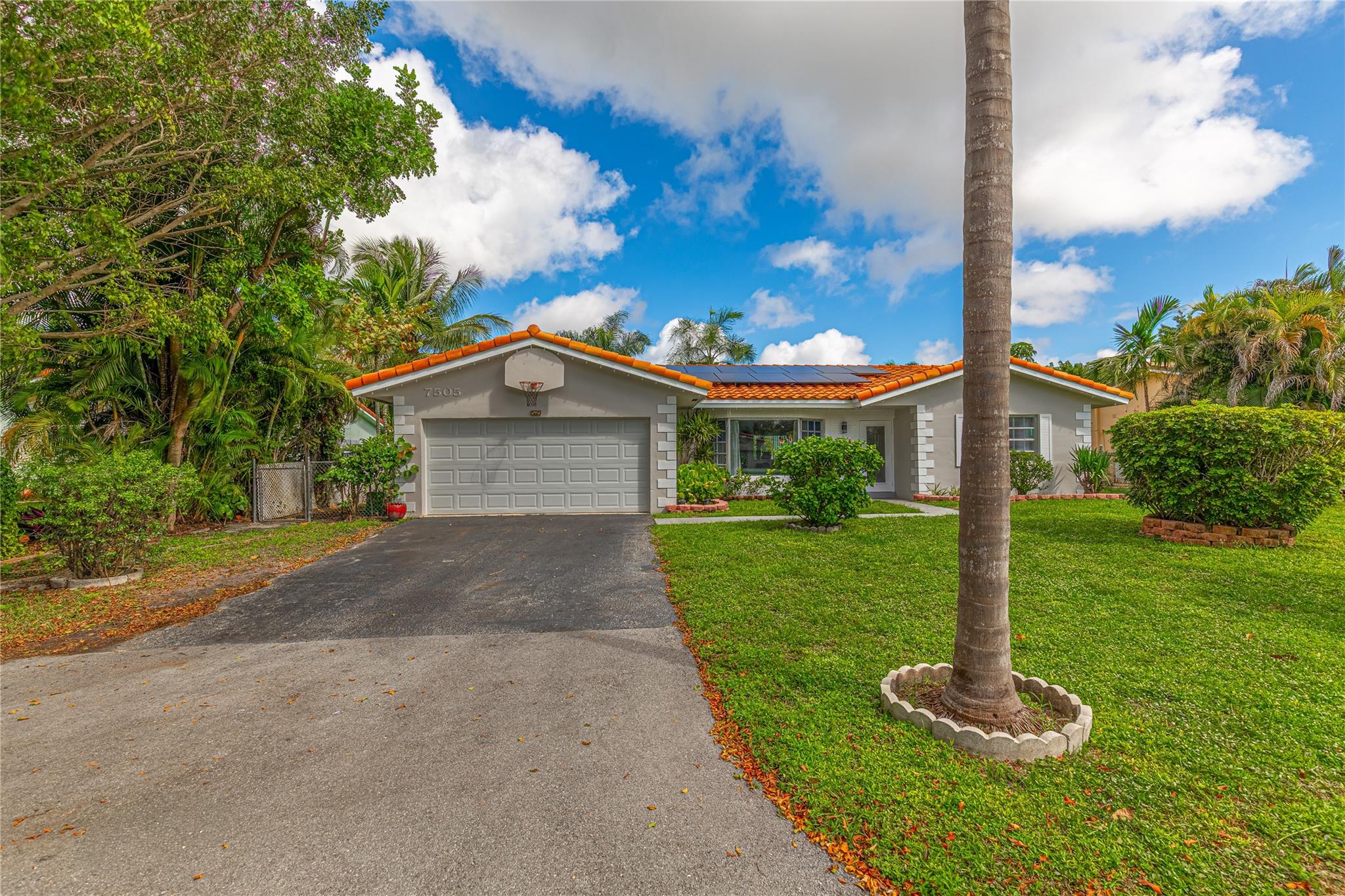 7505 NW 40th Place, Coral Springs, FL 33065