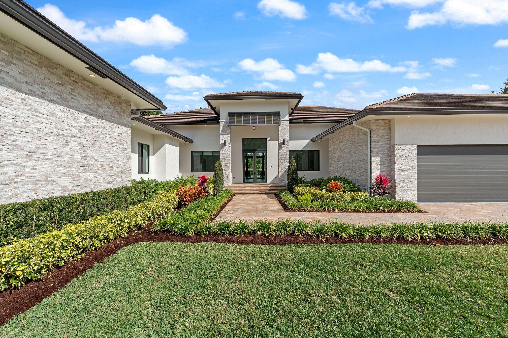 11861 NW 9 Street, Plantation, FL 33325