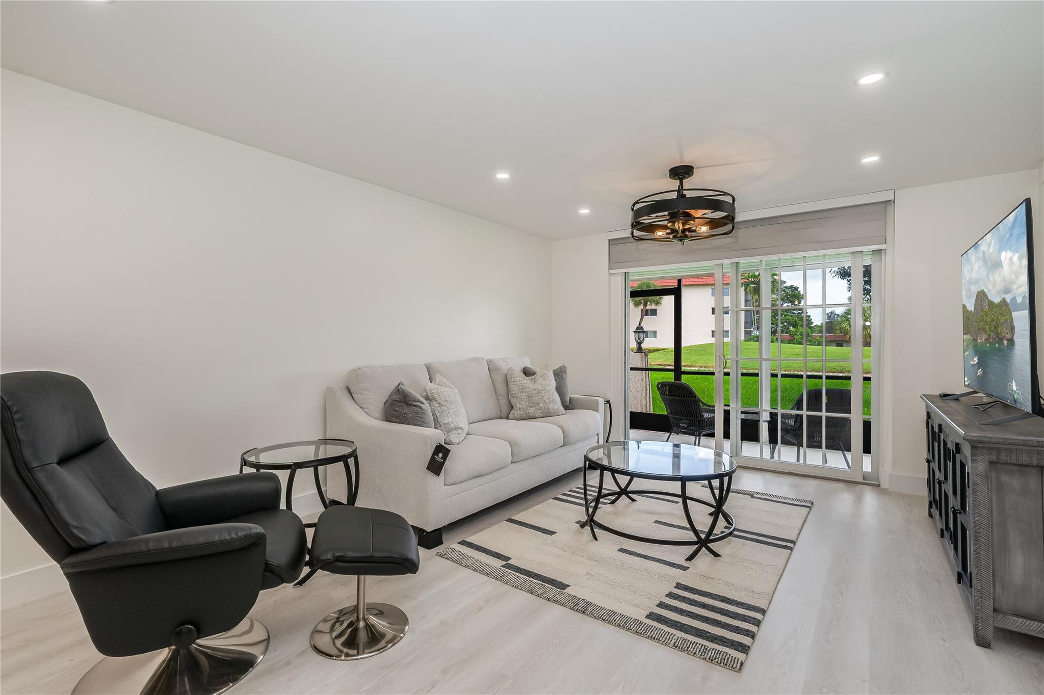 Photo for 411 S Hollybrook Drive, 109, Pembroke Pines, FL 33025 - Listing #FX-10519648 411 S Hollybrook Drive, 109, Pembroke Pines, FL 33025