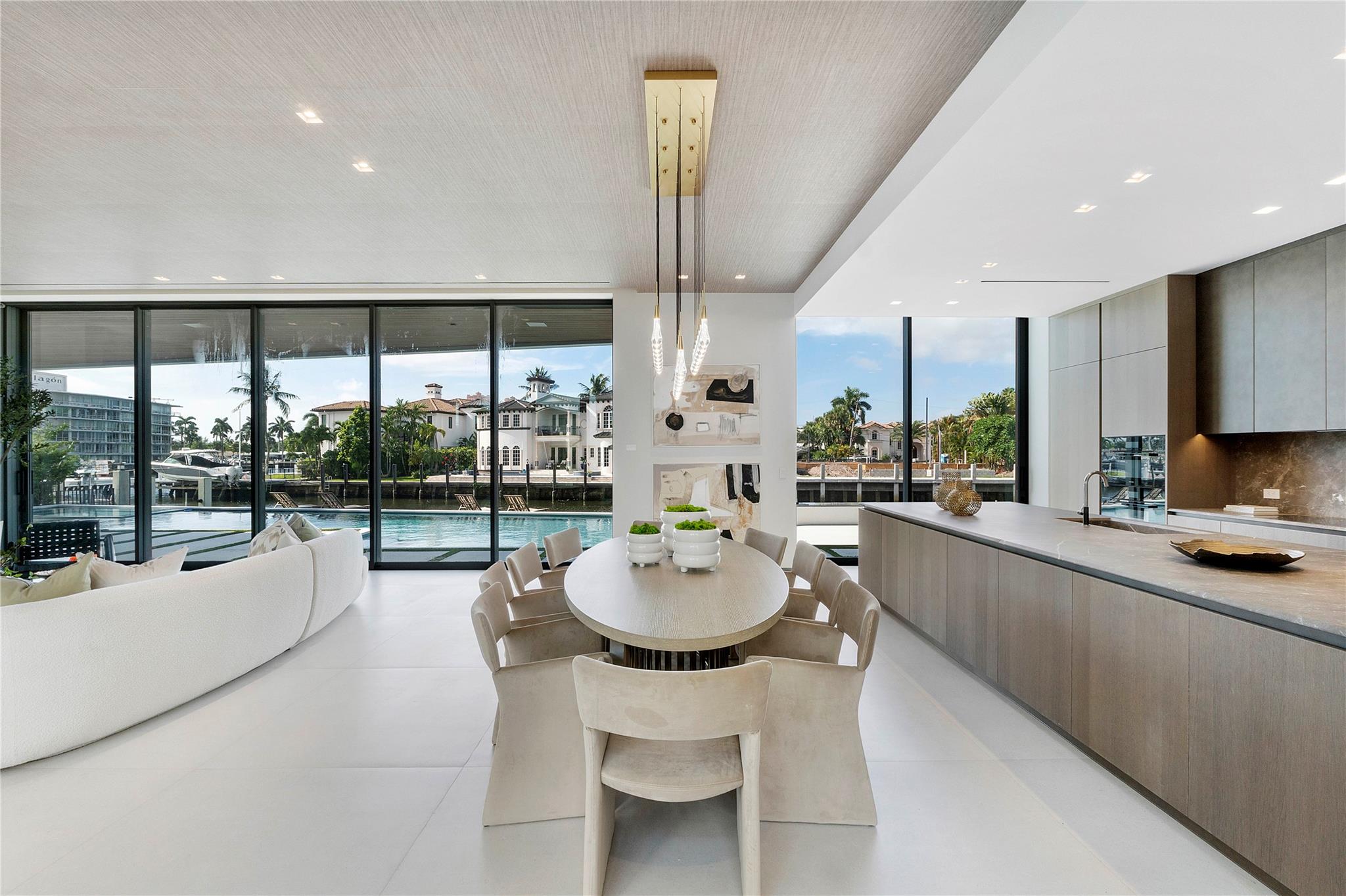 2880 NE 28th Street, Fort Lauderdale, FL 33306