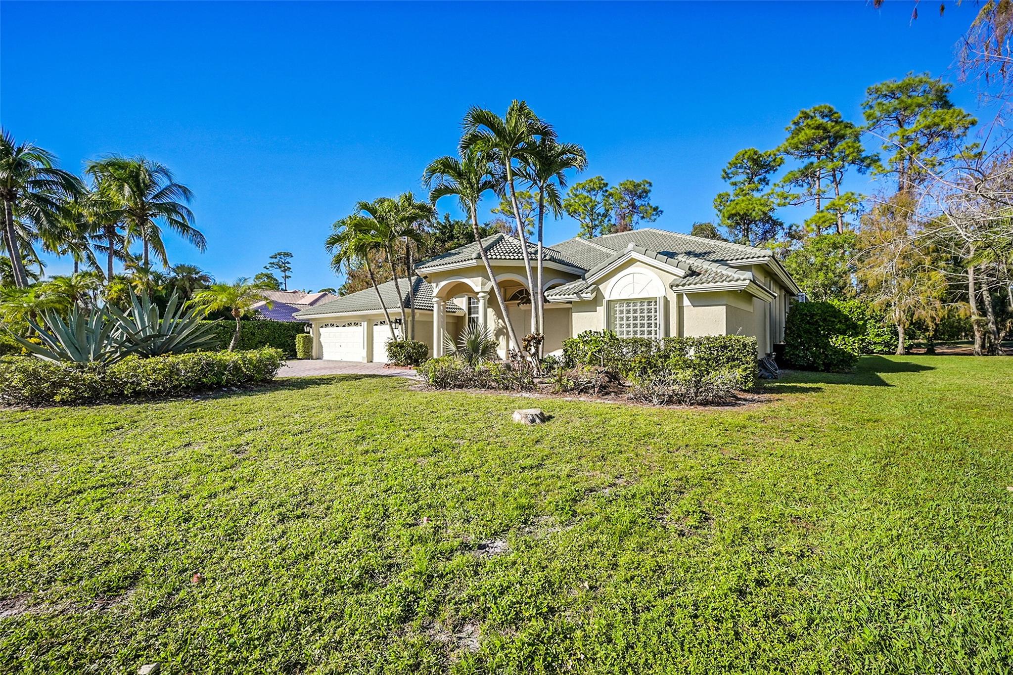Photo for 618 Cypress Green Circle, Wellington, FL 33414 - Listing #FX-10480409 618 Cypress Green Circle, Wellington, FL 33414