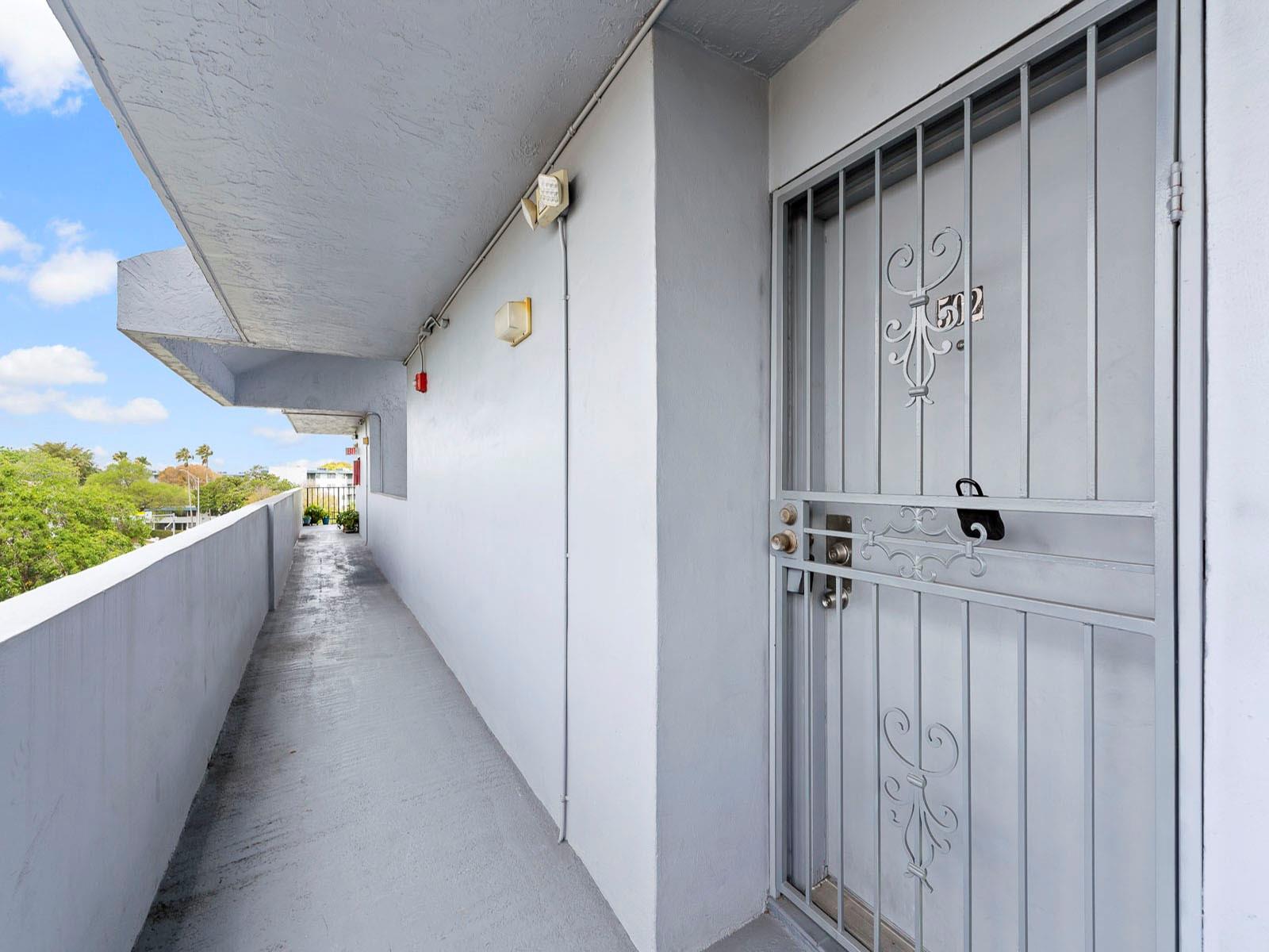 310 Fontainebleau Boulevard 502, Miami, FL 33172