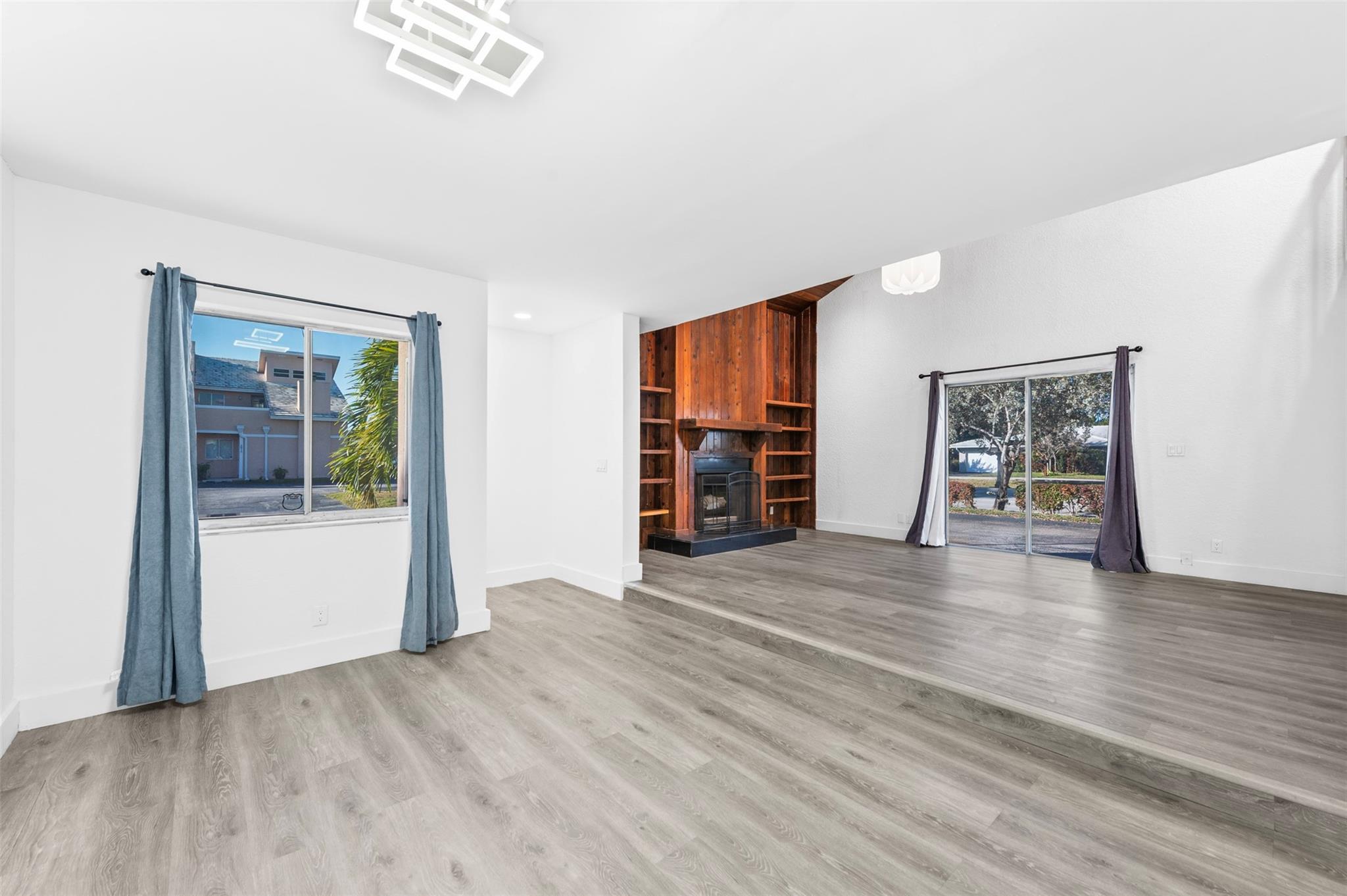 3951 Coral Springs Drive 21, Coral Springs, FL 33065