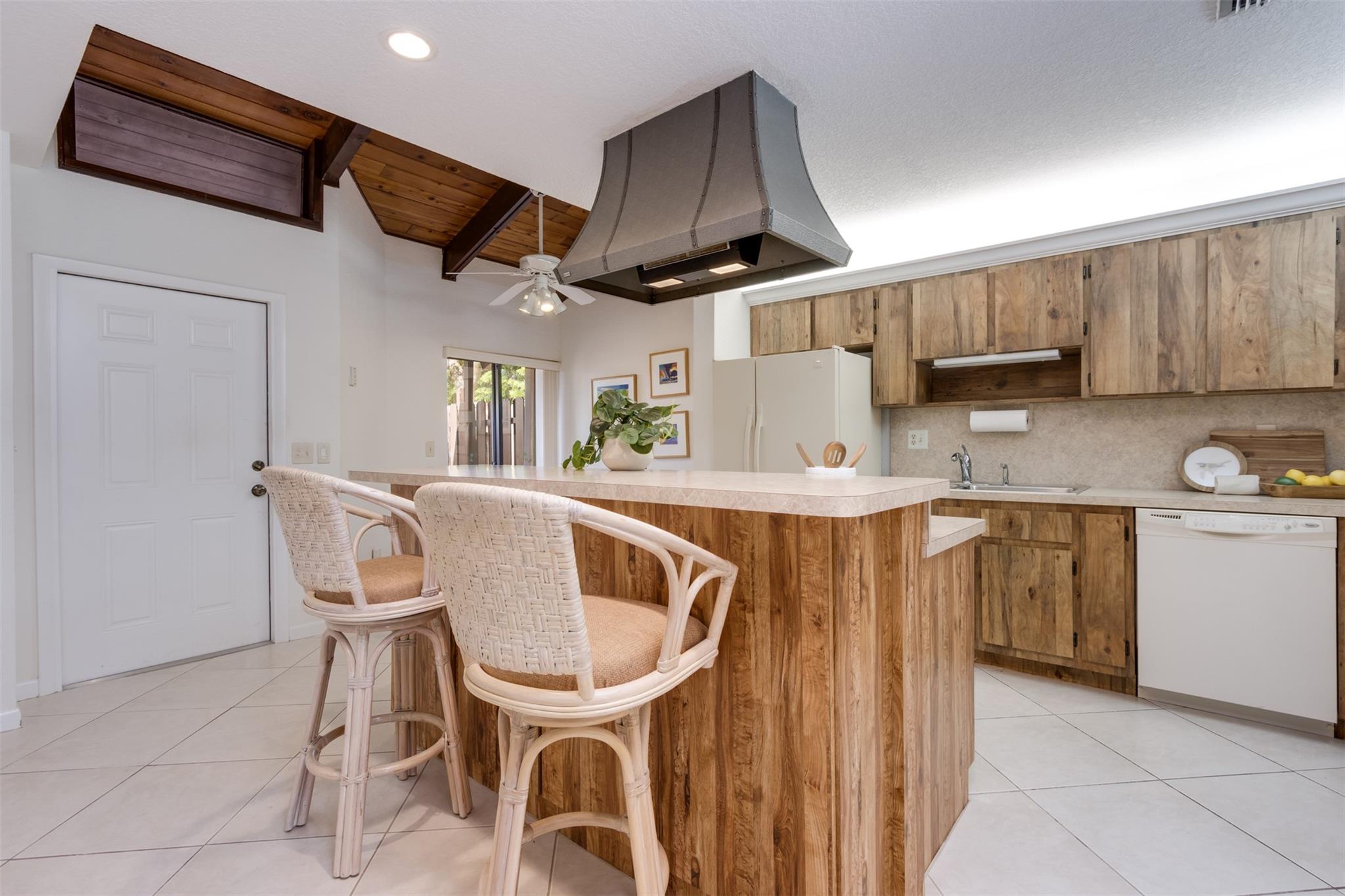 450 Briarwood Circle 2, Hollywood, FL 33024