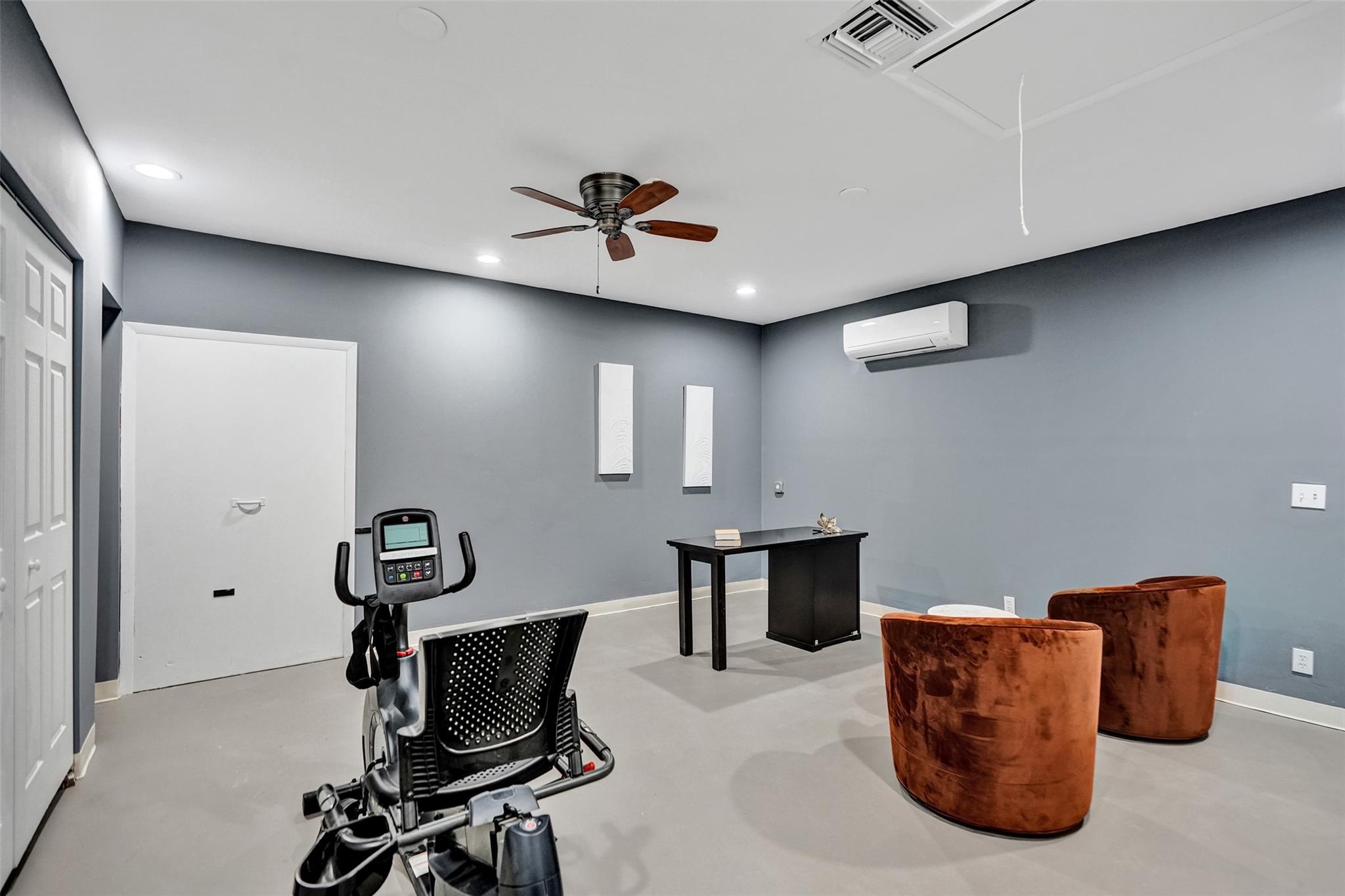 10220 NW 25th Street, Pembroke Pines, FL 33026