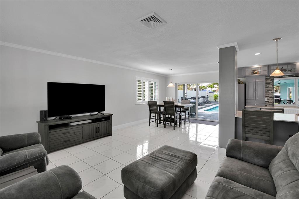 Photo for 5880 SW 19th Street, Plantation, FL 33317 - Listing #FX-10436185 5880 SW 19th Street, Plantation, FL 33317